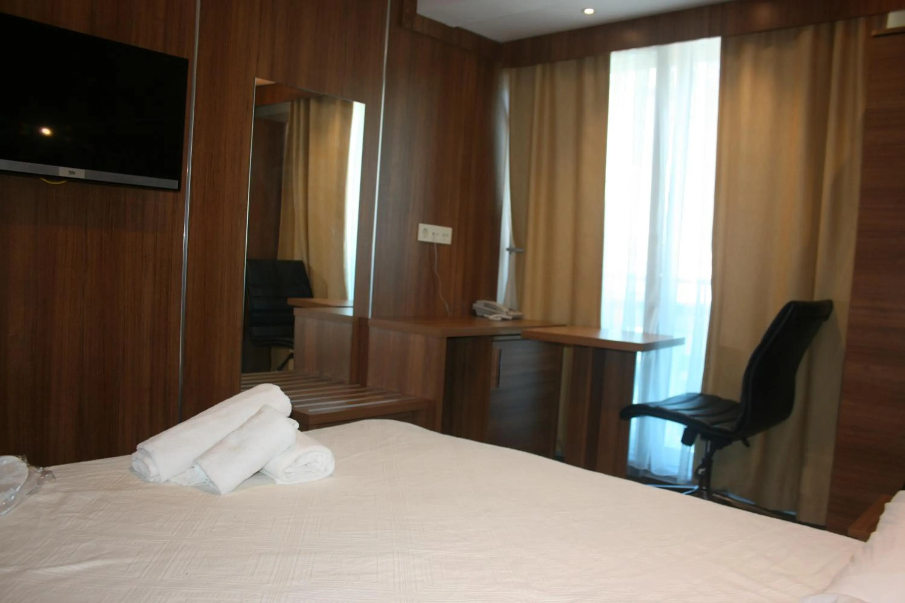Photo of the whole room, Bed in Bayraktar Hotel