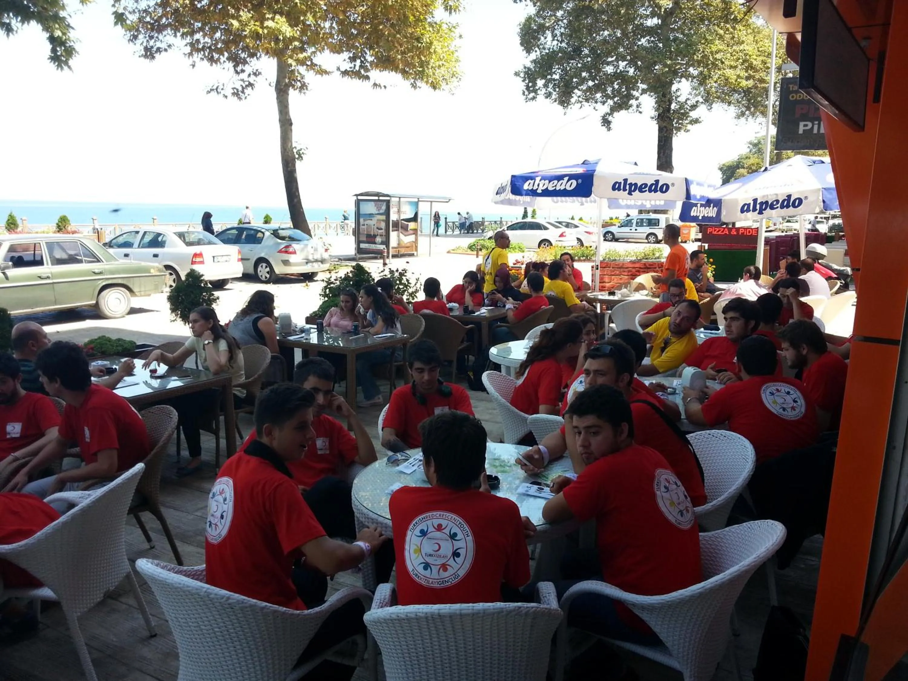 Restaurant/places to eat in Bayraktar Hotel