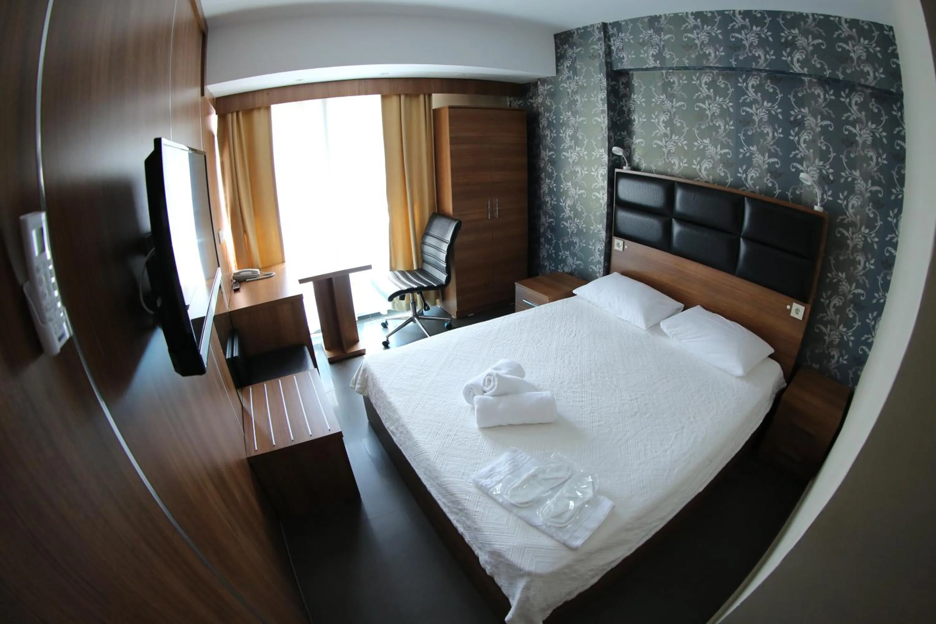 Photo of the whole room, Bed in Bayraktar Hotel