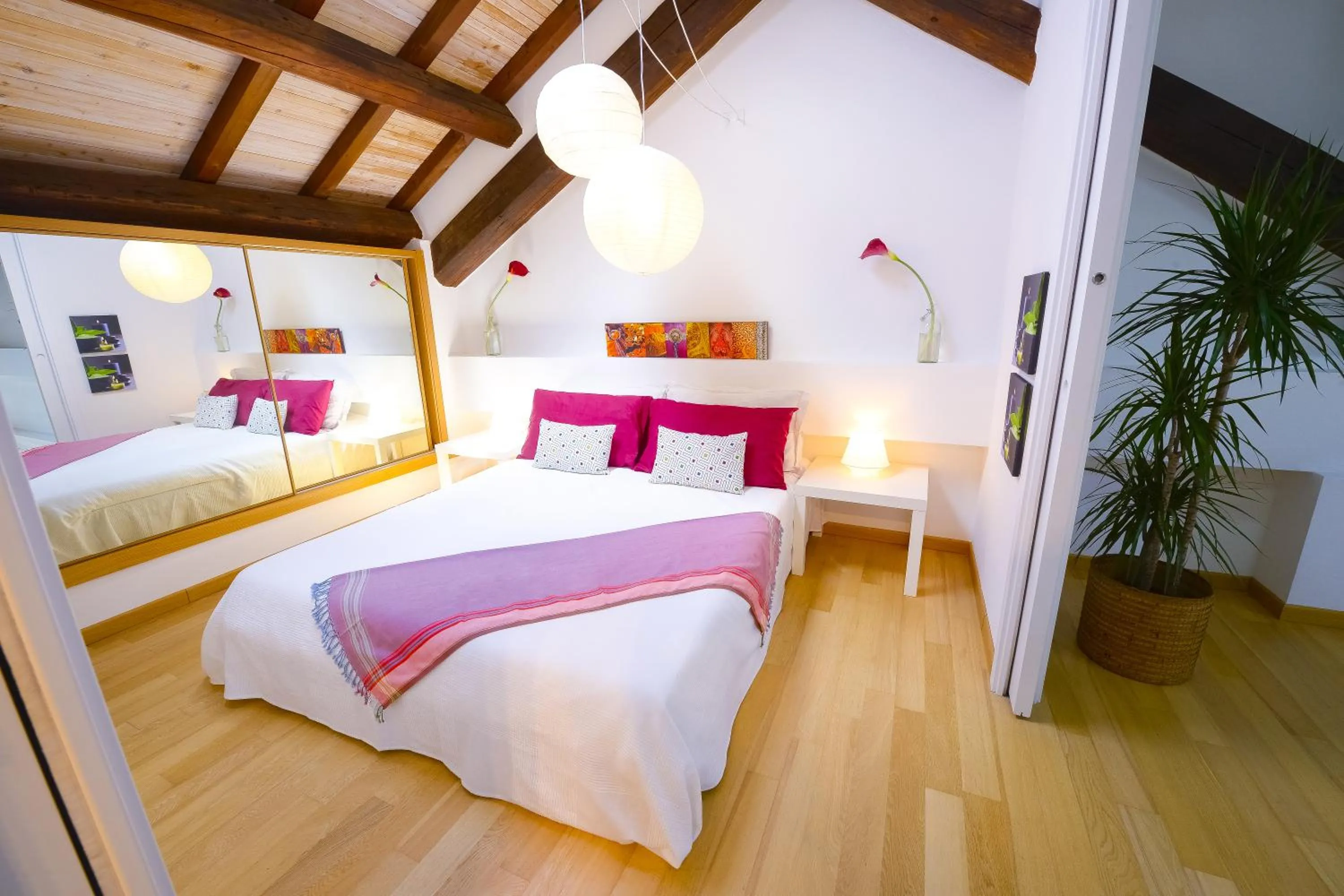 Photo of the whole room, Bed in Via Breda 120