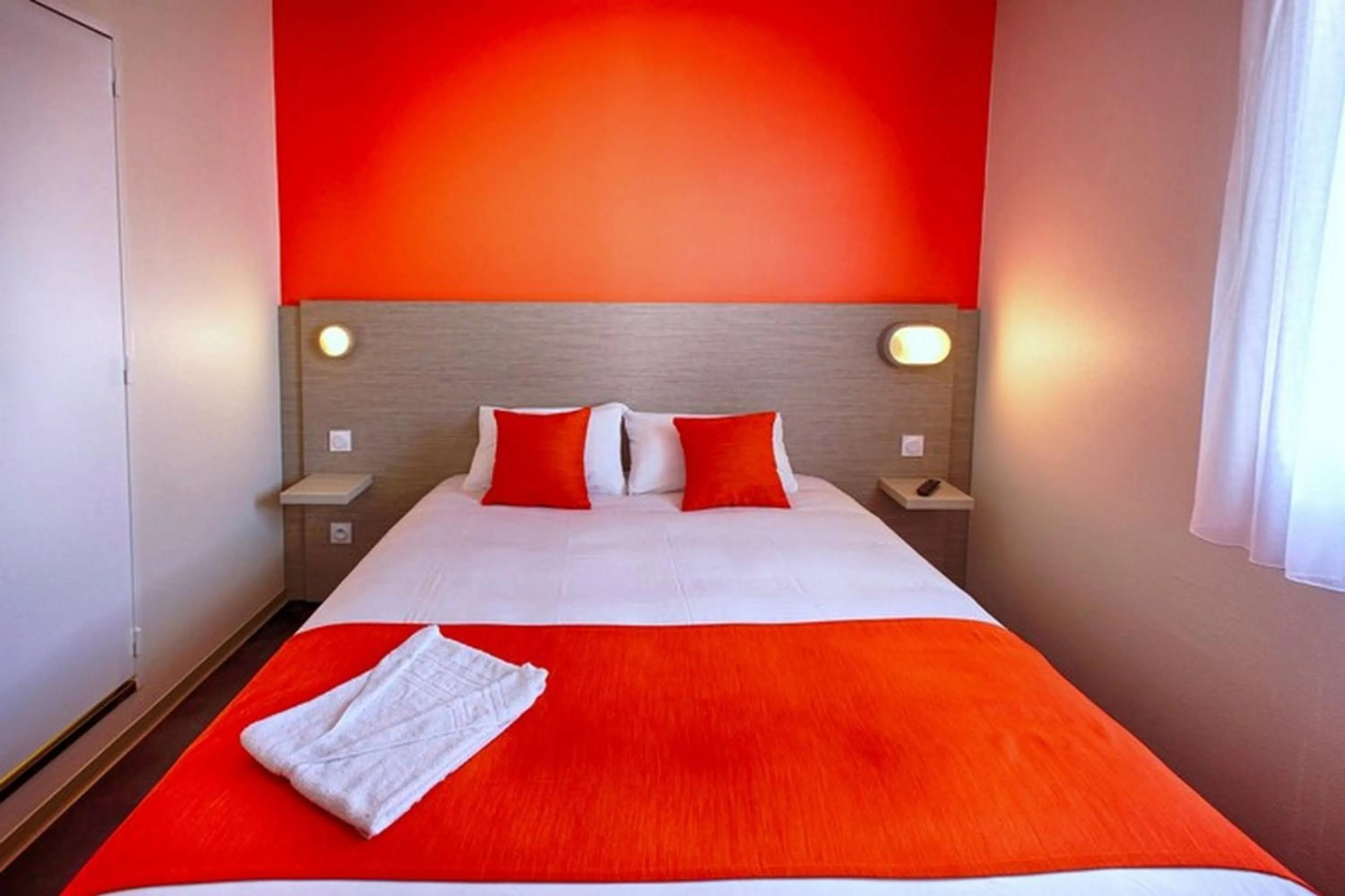 Bed in Hôtel Formules Club 2