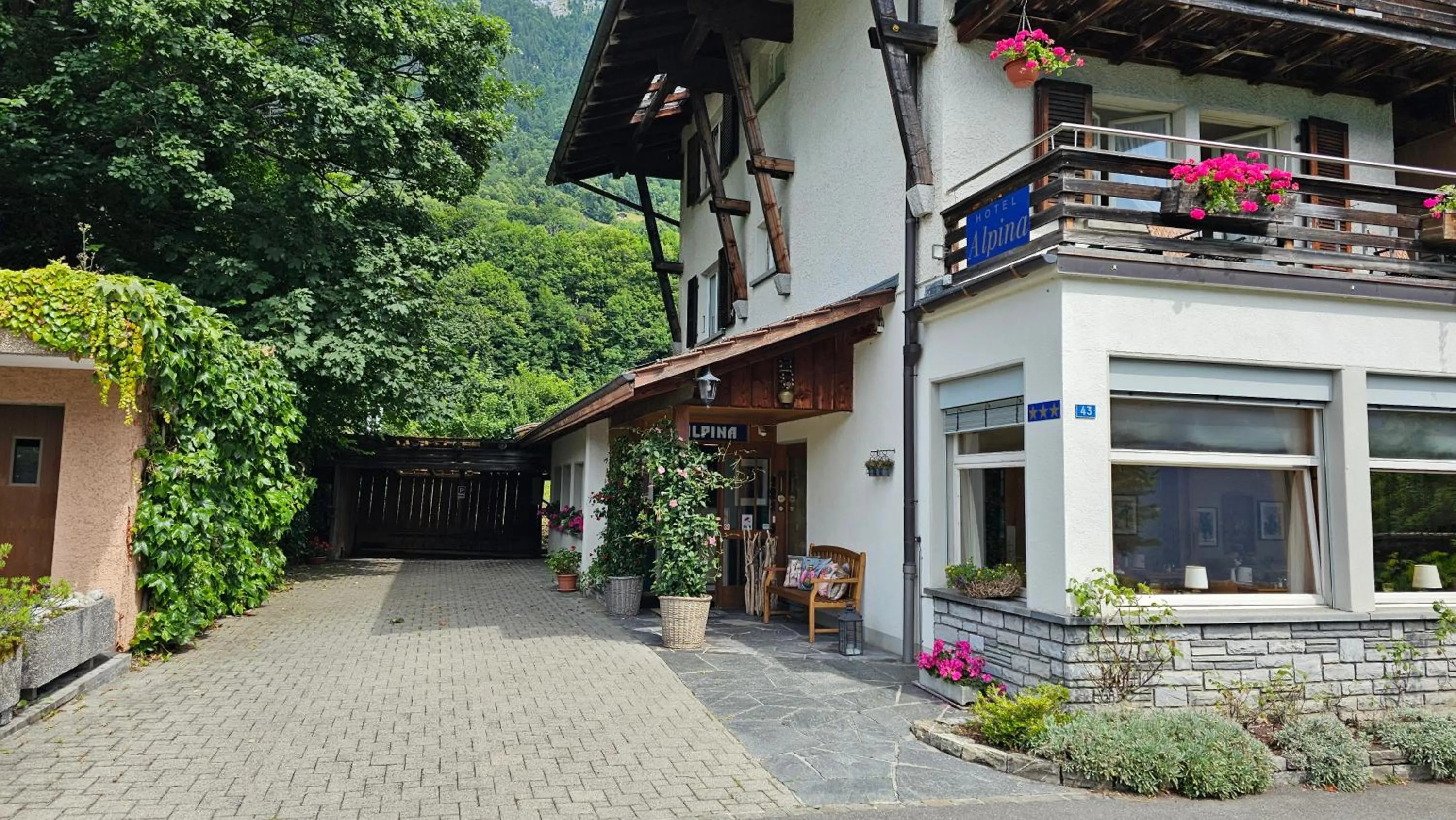 Property building in Alpina Boutique Hotel Interlaken - Ringgenberg - Adults only !