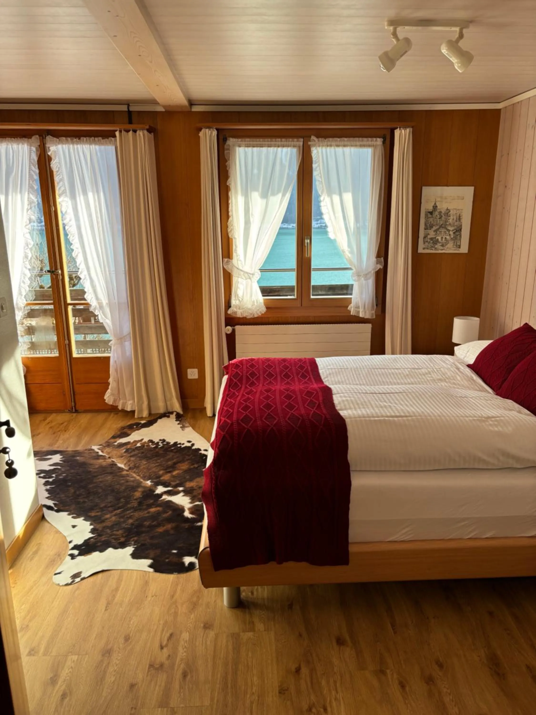 Bed in Alpina Boutique Hotel Interlaken - Ringgenberg - Adults only !