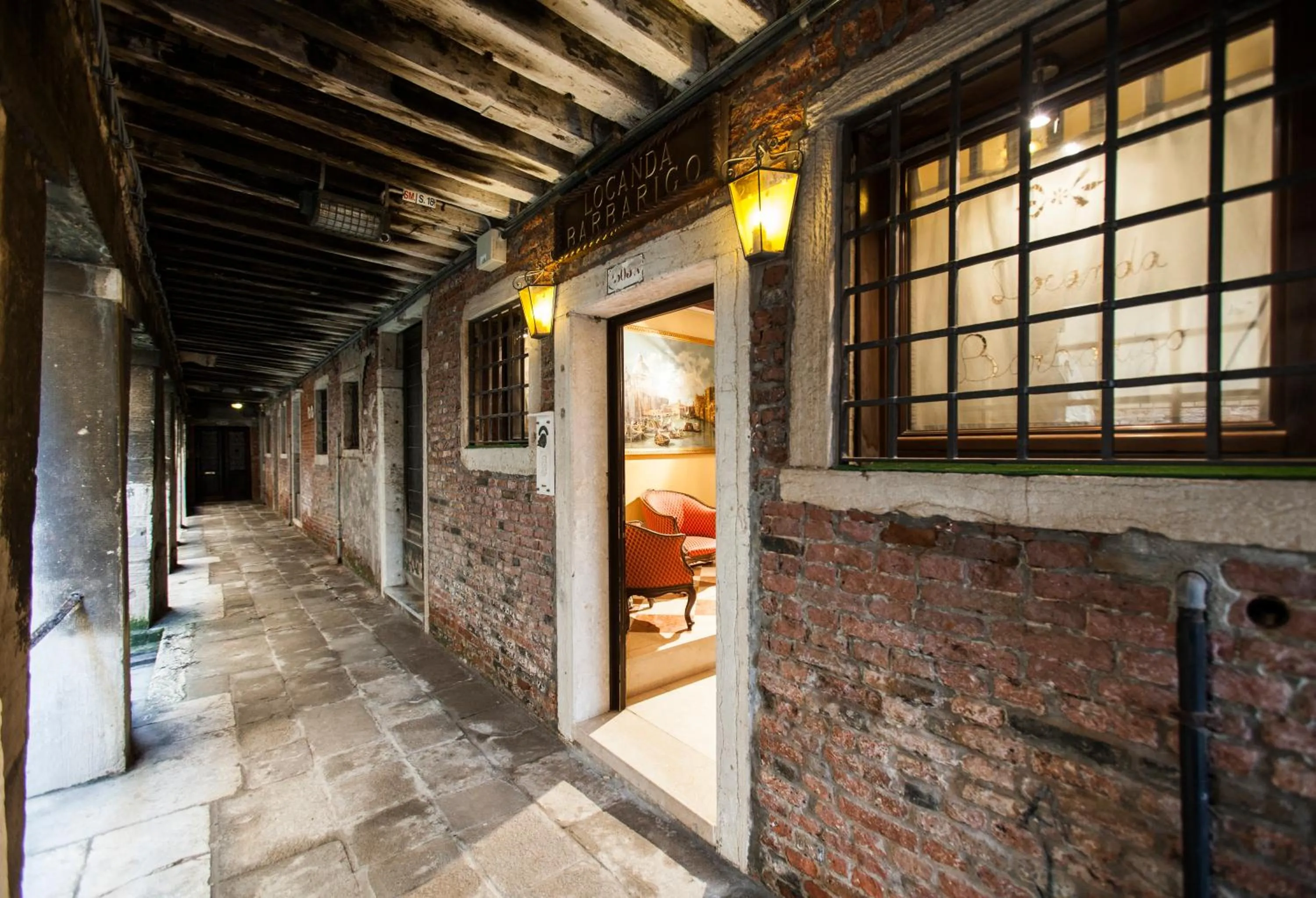 Facade/entrance in Locanda Barbarigo