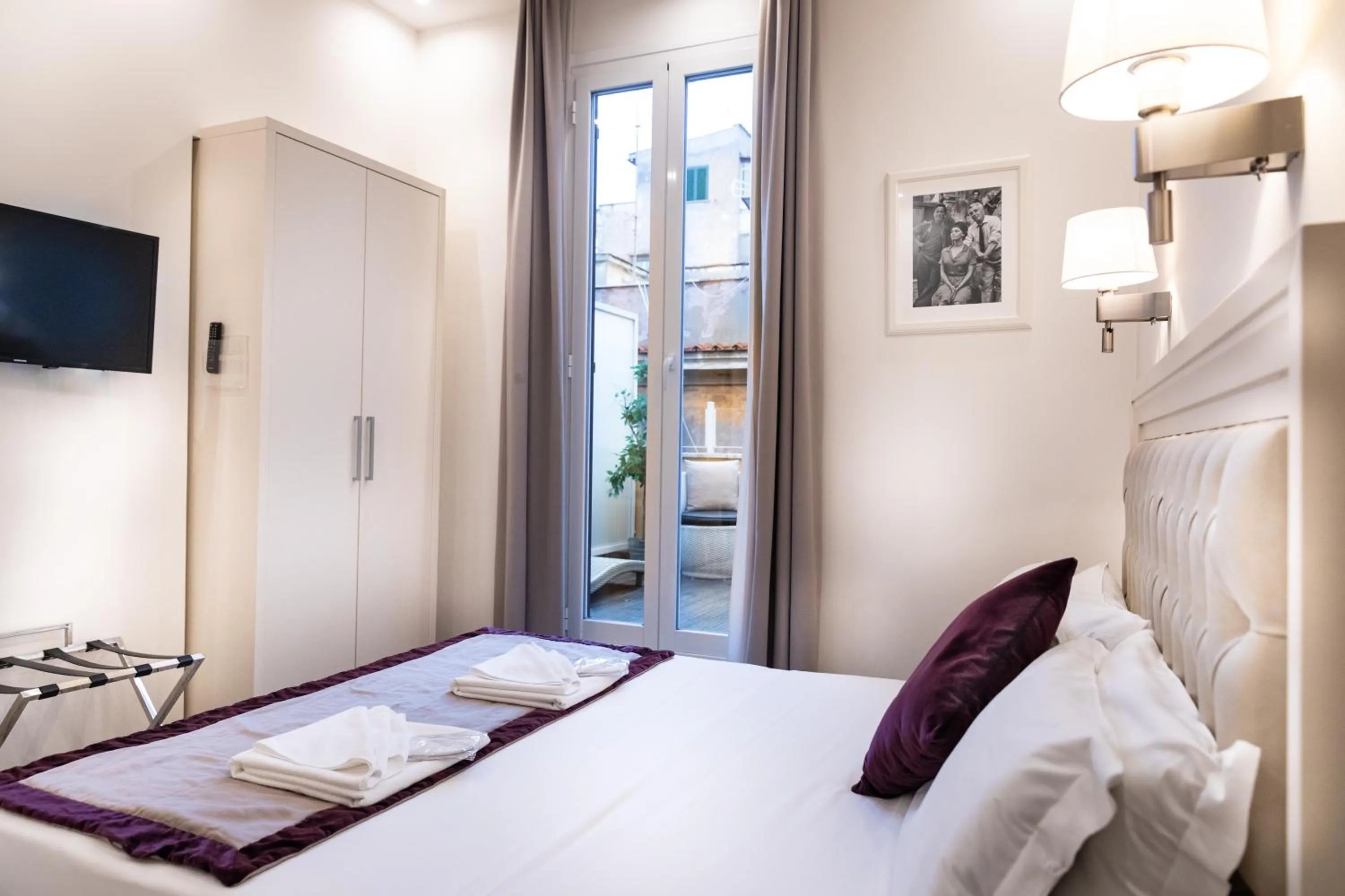 Photo of the whole room, Bed in Relais Monti