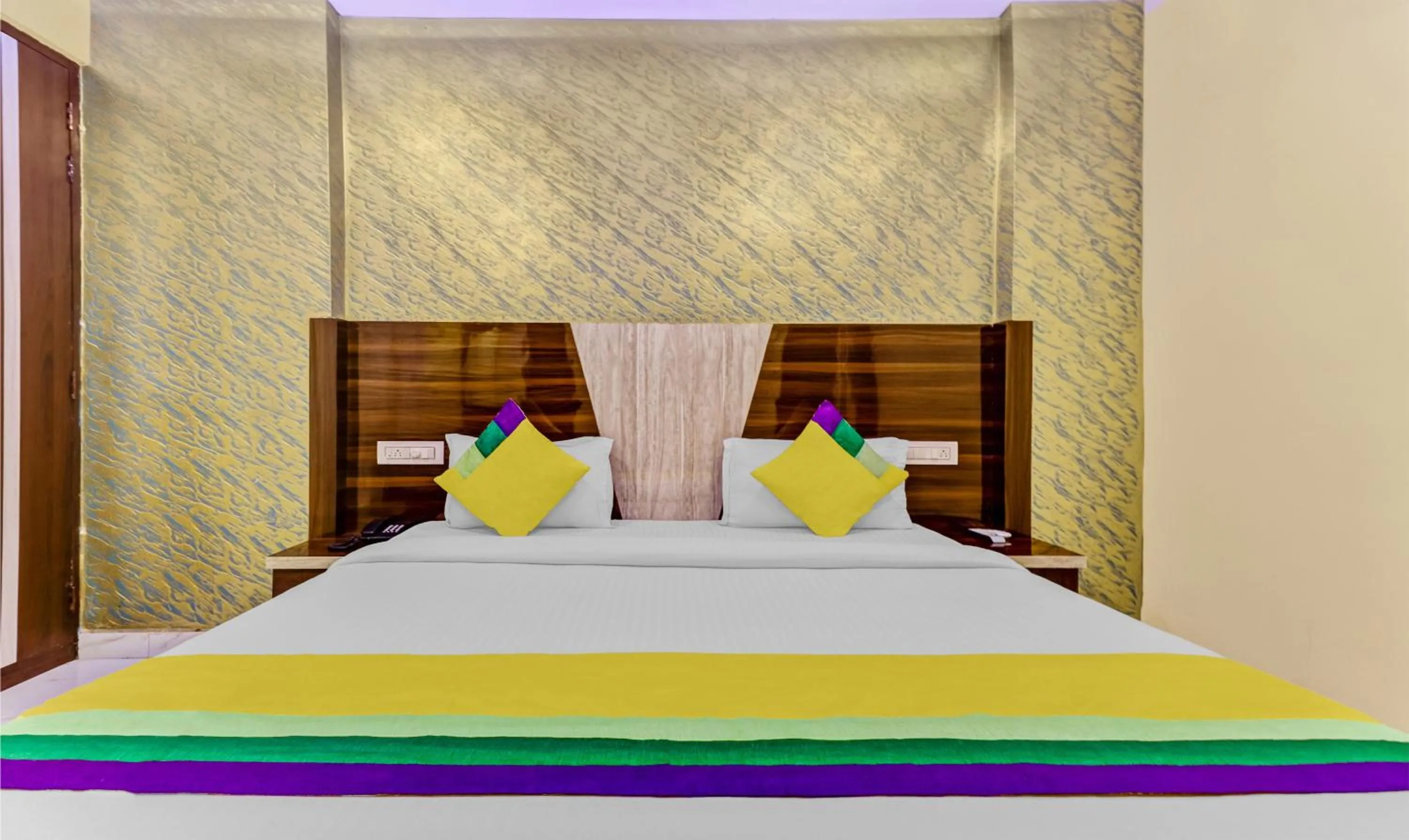 Bed in Hotel Royal Residency Near ISBT-Max Hospital Mohali Chandigarh