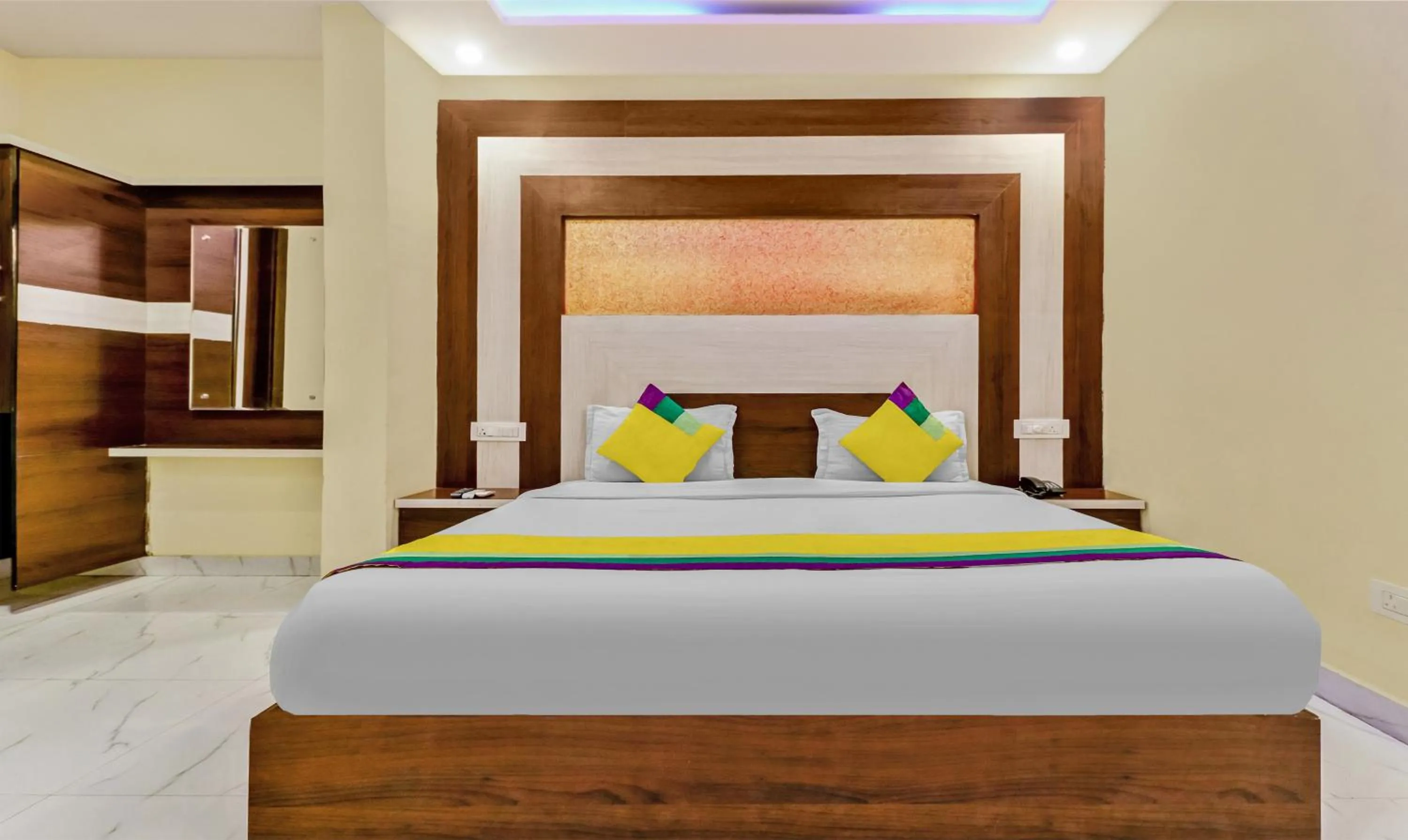 Bed in Hotel Royal Residency Near ISBT-Max Hospital Mohali Chandigarh