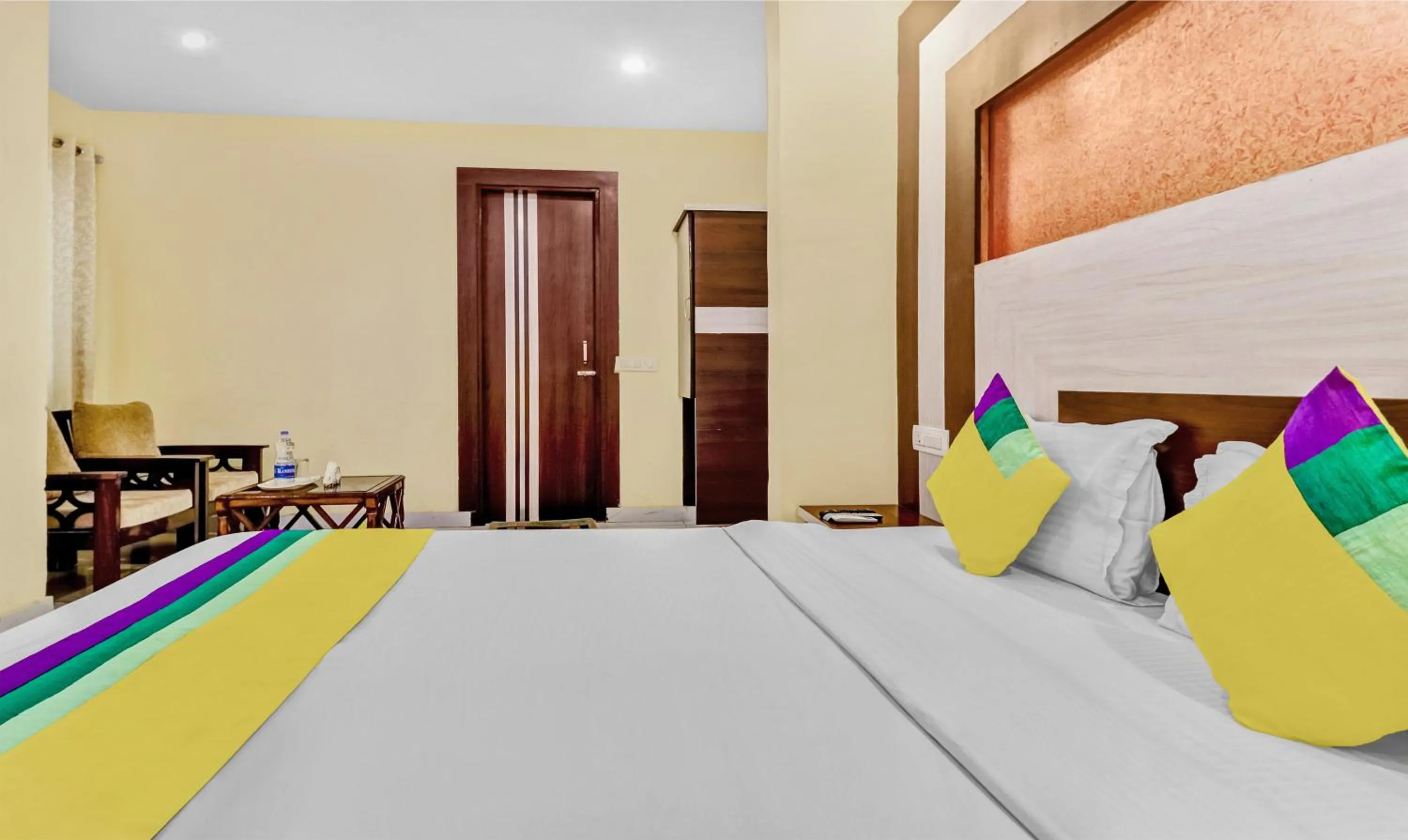 Bed in Hotel Royal Residency Near ISBT-Max Hospital Mohali Chandigarh