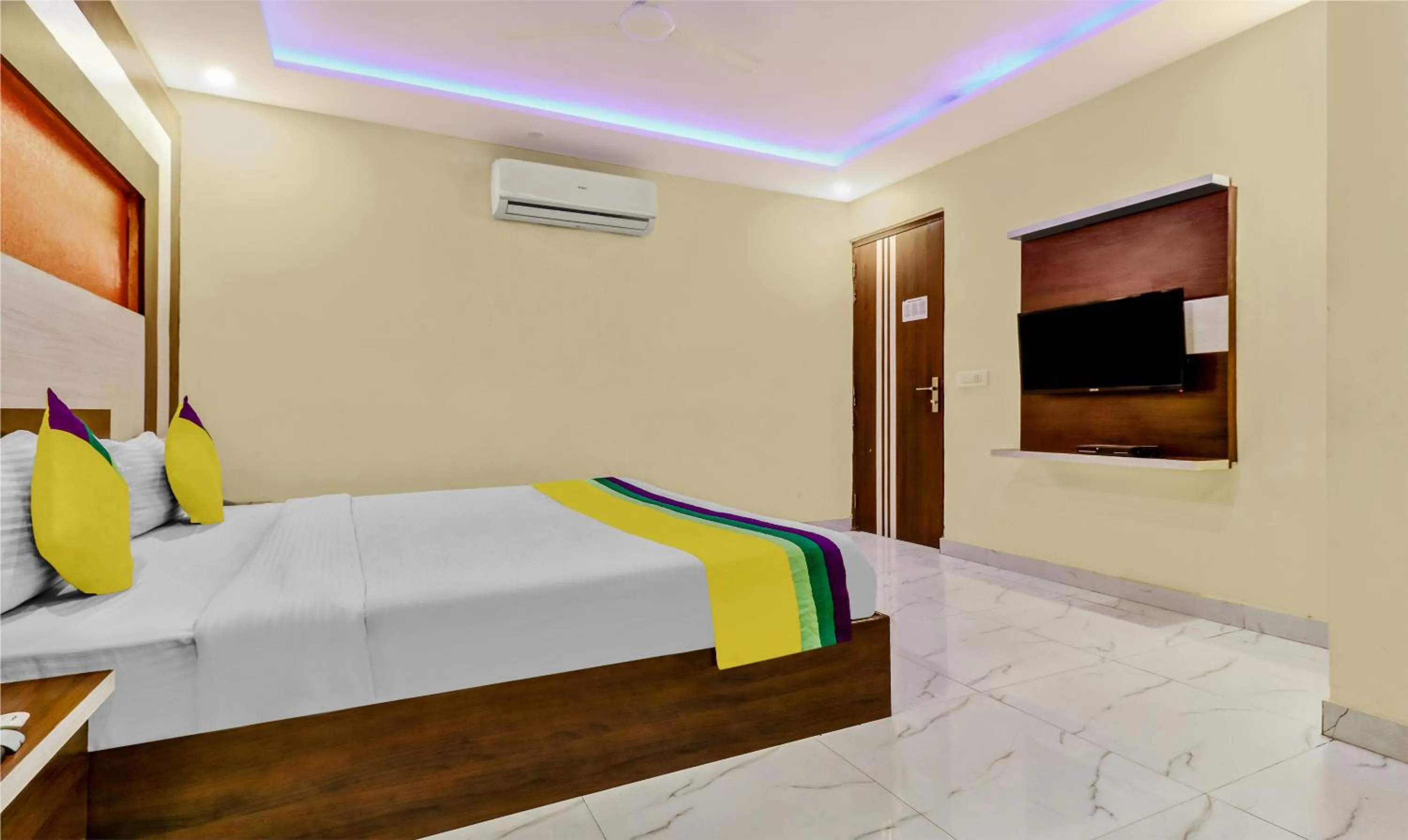 Bed in Hotel Royal Residency Near ISBT-Max Hospital Mohali Chandigarh