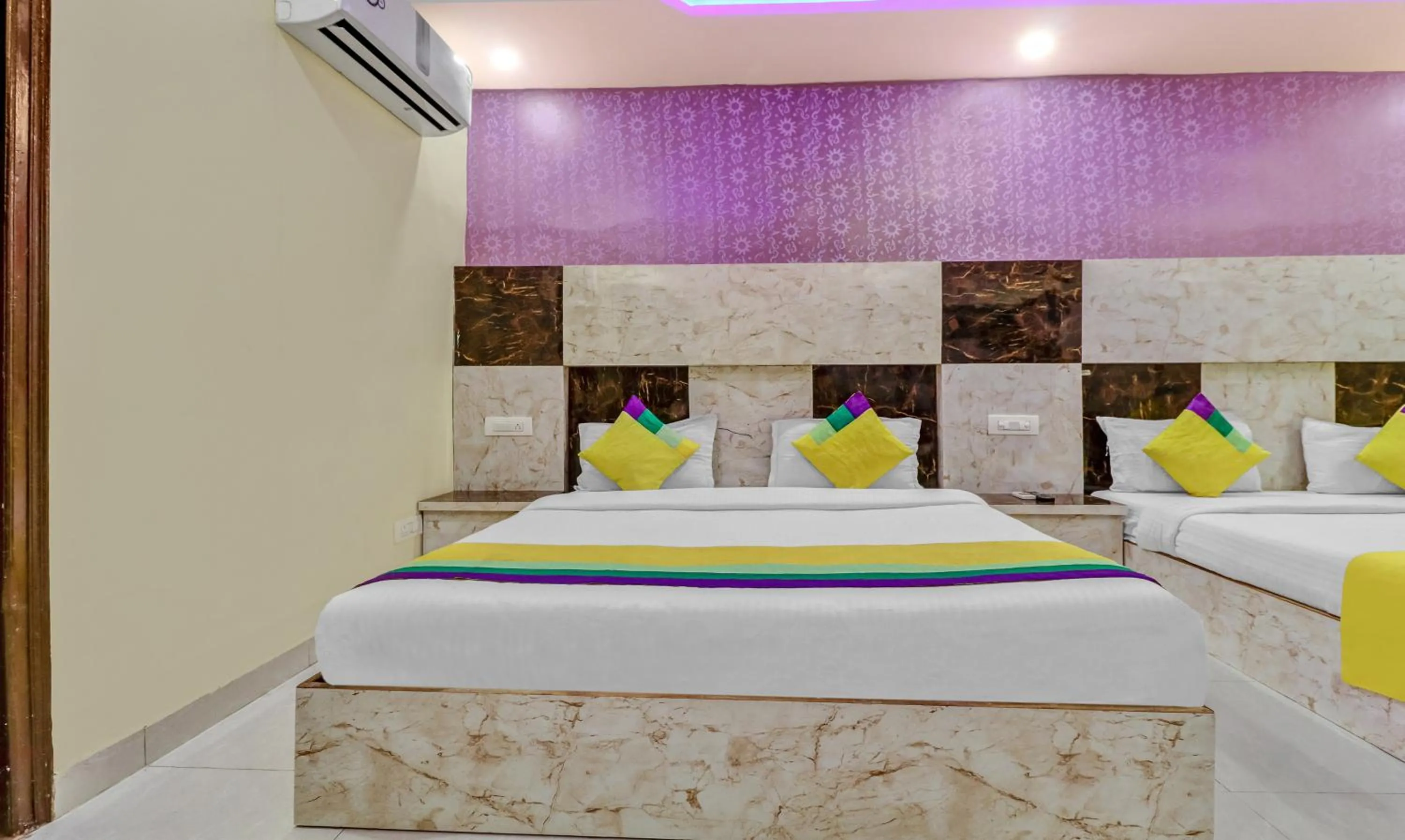 Bed in Hotel Royal Residency Near ISBT-Max Hospital Mohali Chandigarh