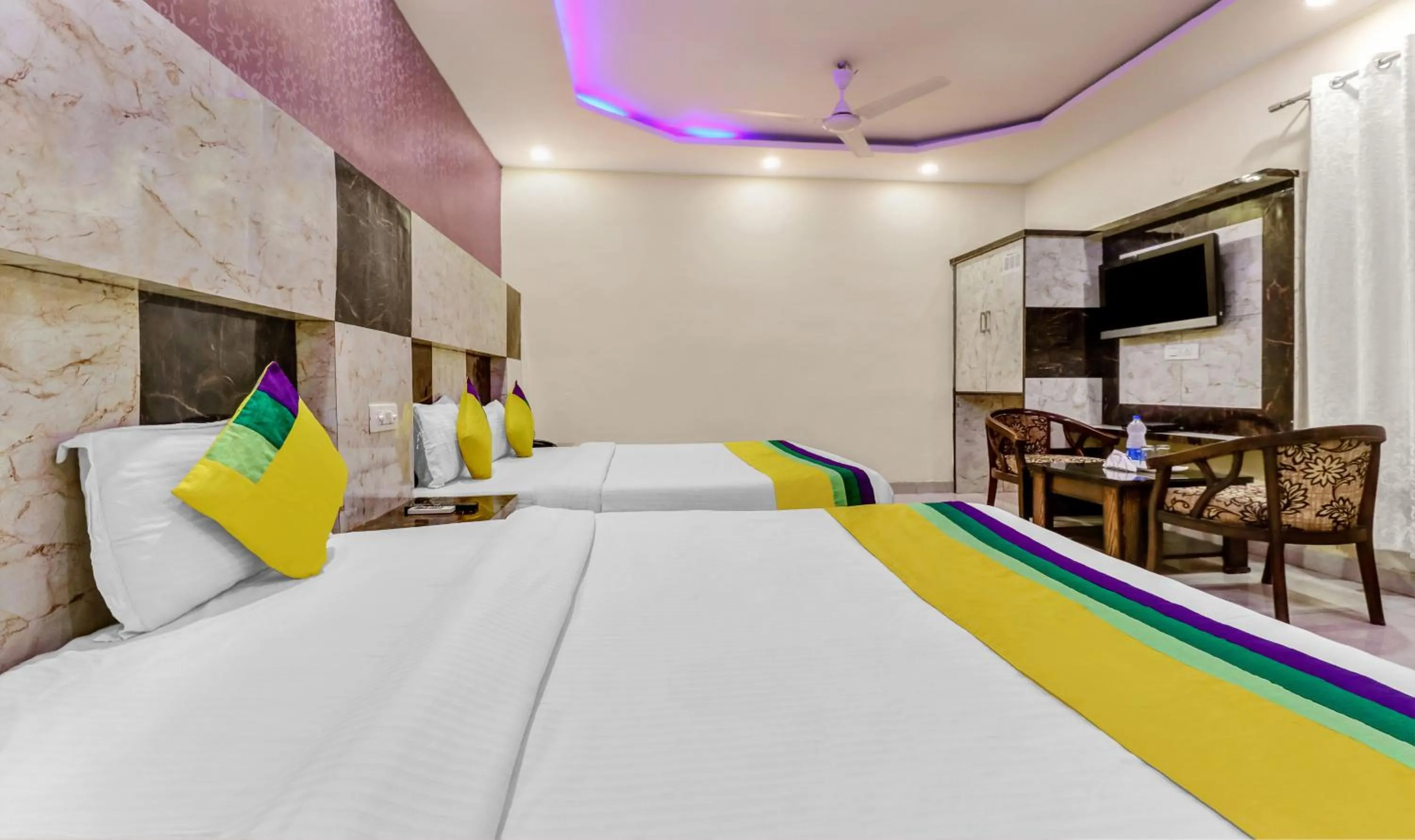 Bed in Hotel Royal Residency Near ISBT-Max Hospital Mohali Chandigarh