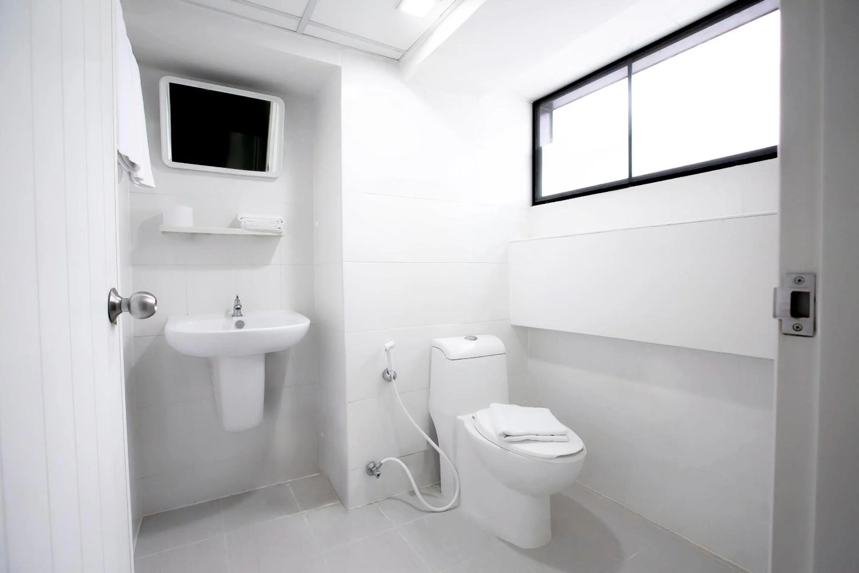 Bathroom in Annex Lumpini Bangkok