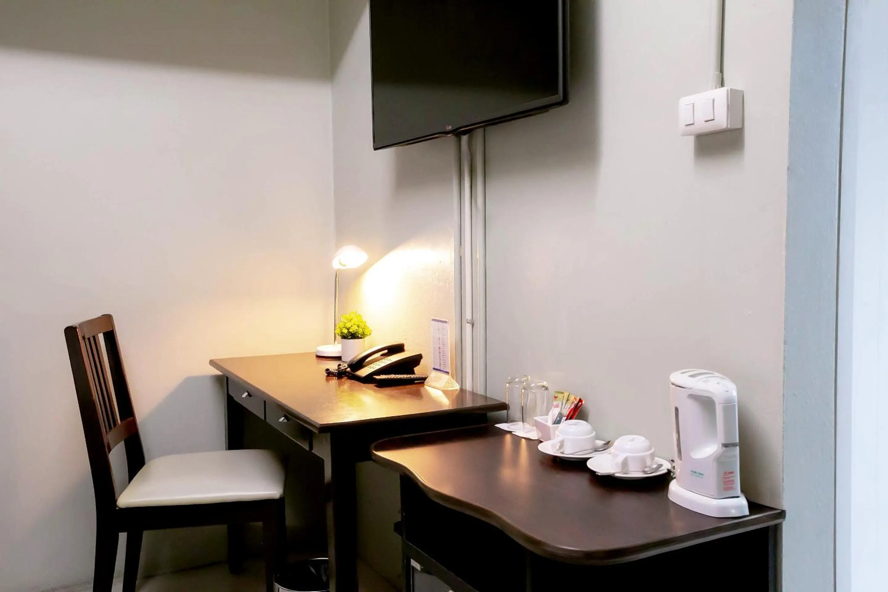 TV and multimedia in Annex Lumpini Bangkok