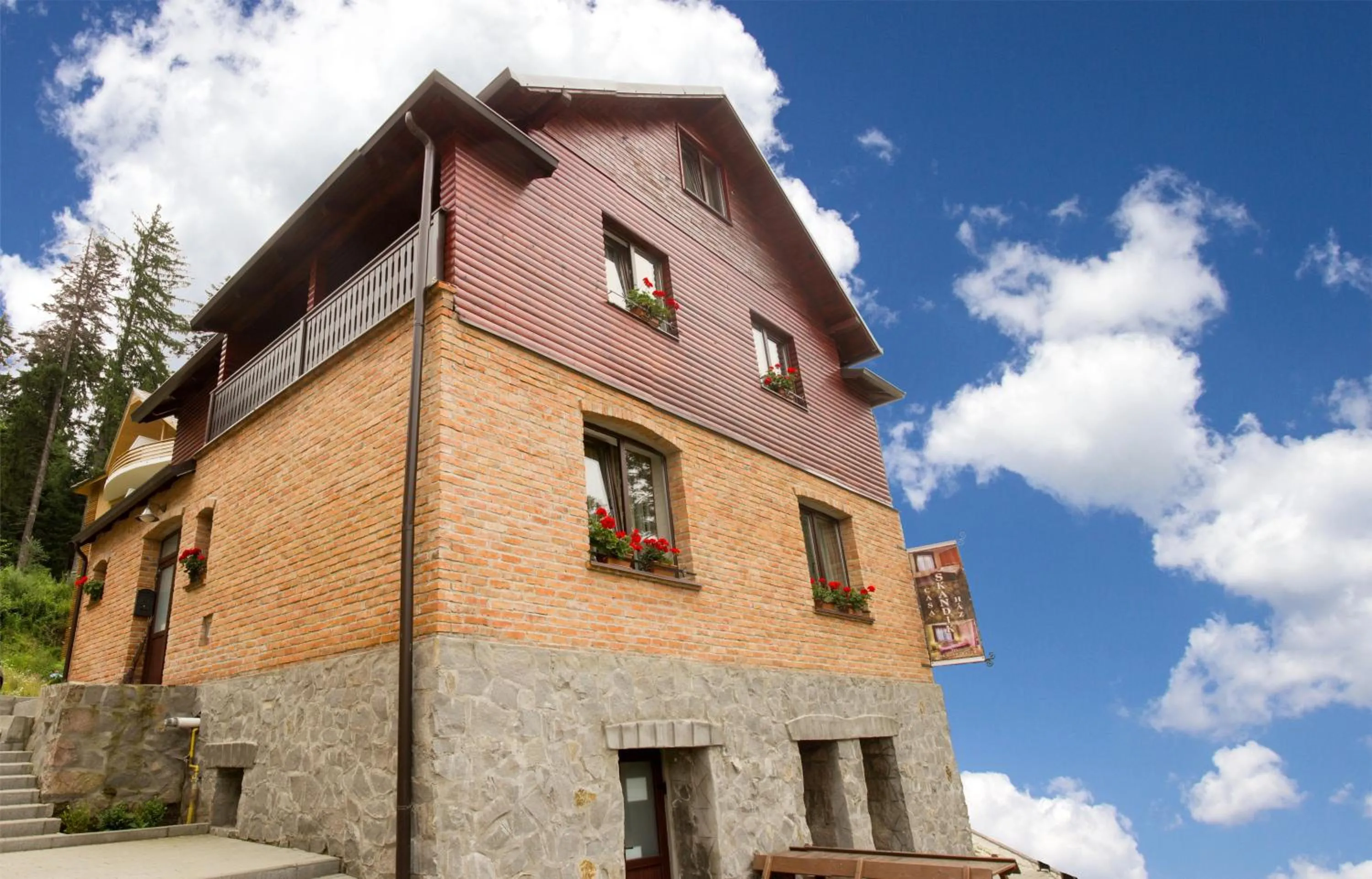 Facade/entrance in Casa Skandik Ház