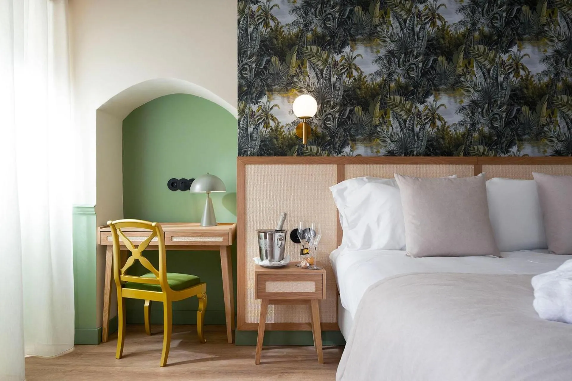 Photo of the whole room, Bed in Água Hotels Lagos Bay