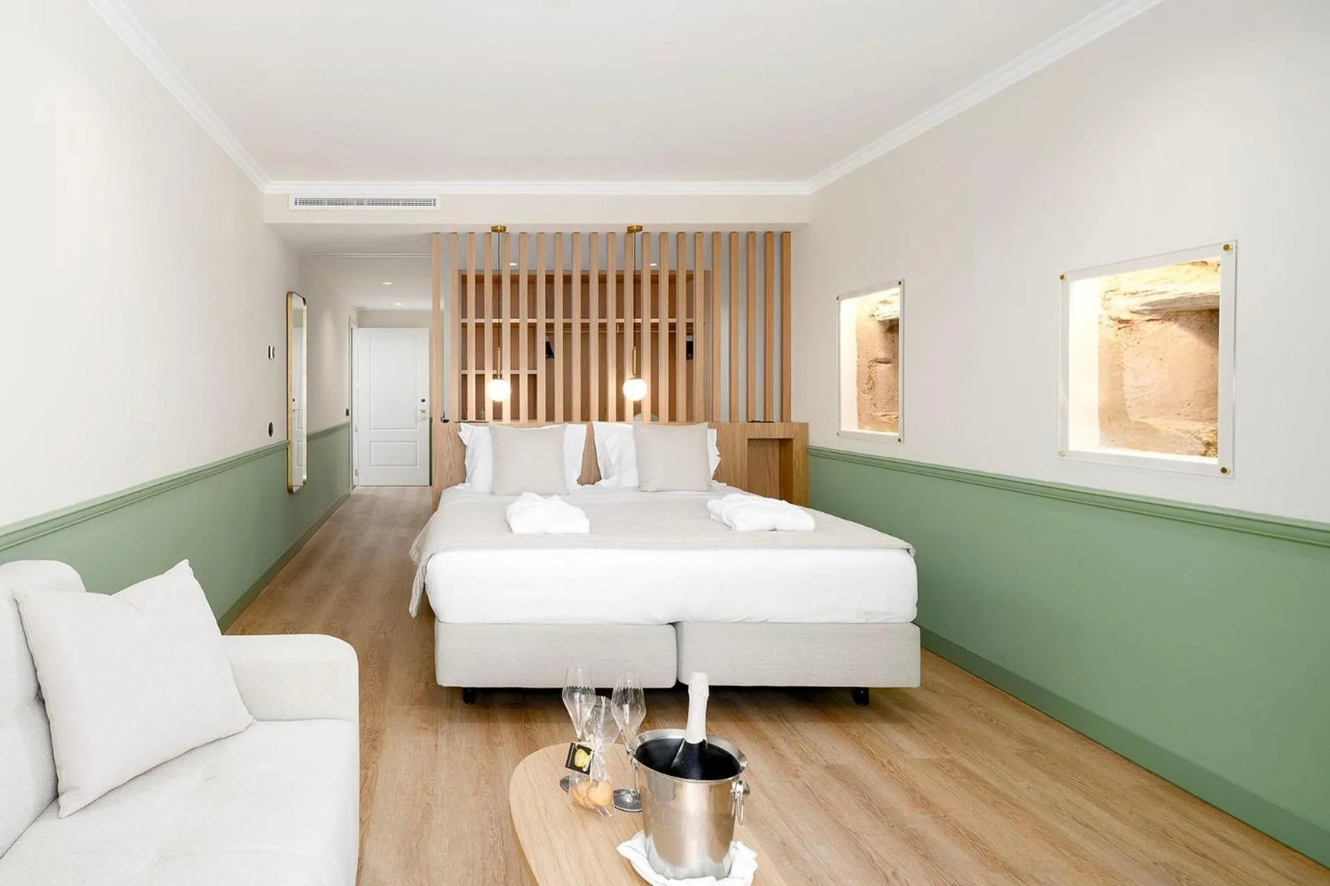 Photo of the whole room, Bed in Água Hotels Lagos Bay