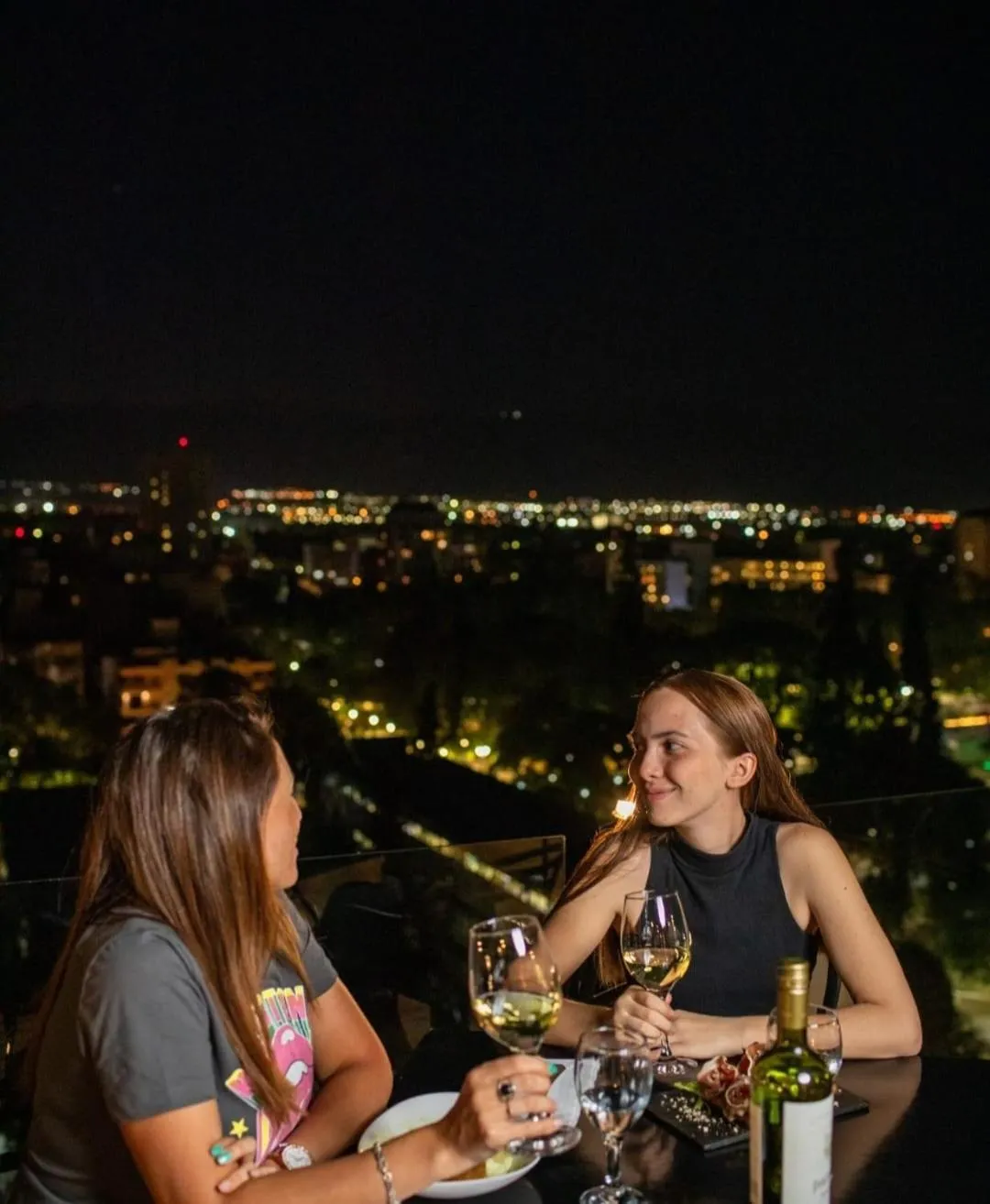 Restaurant/places to eat in Premium Tower Suites Mendoza