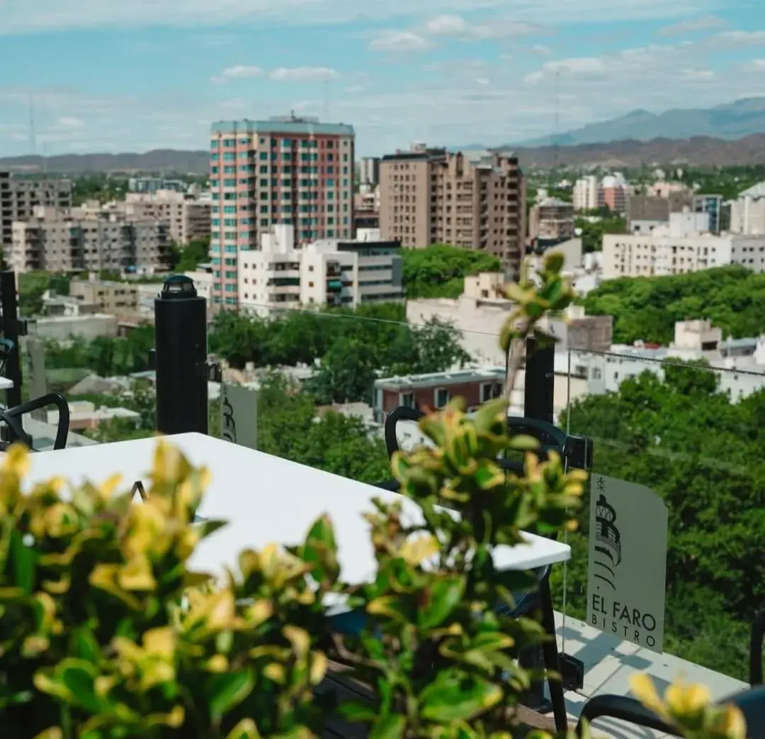 Restaurant/places to eat in Premium Tower Suites Mendoza Restaurant/places to eat in Premium Tower Suites Mendoza