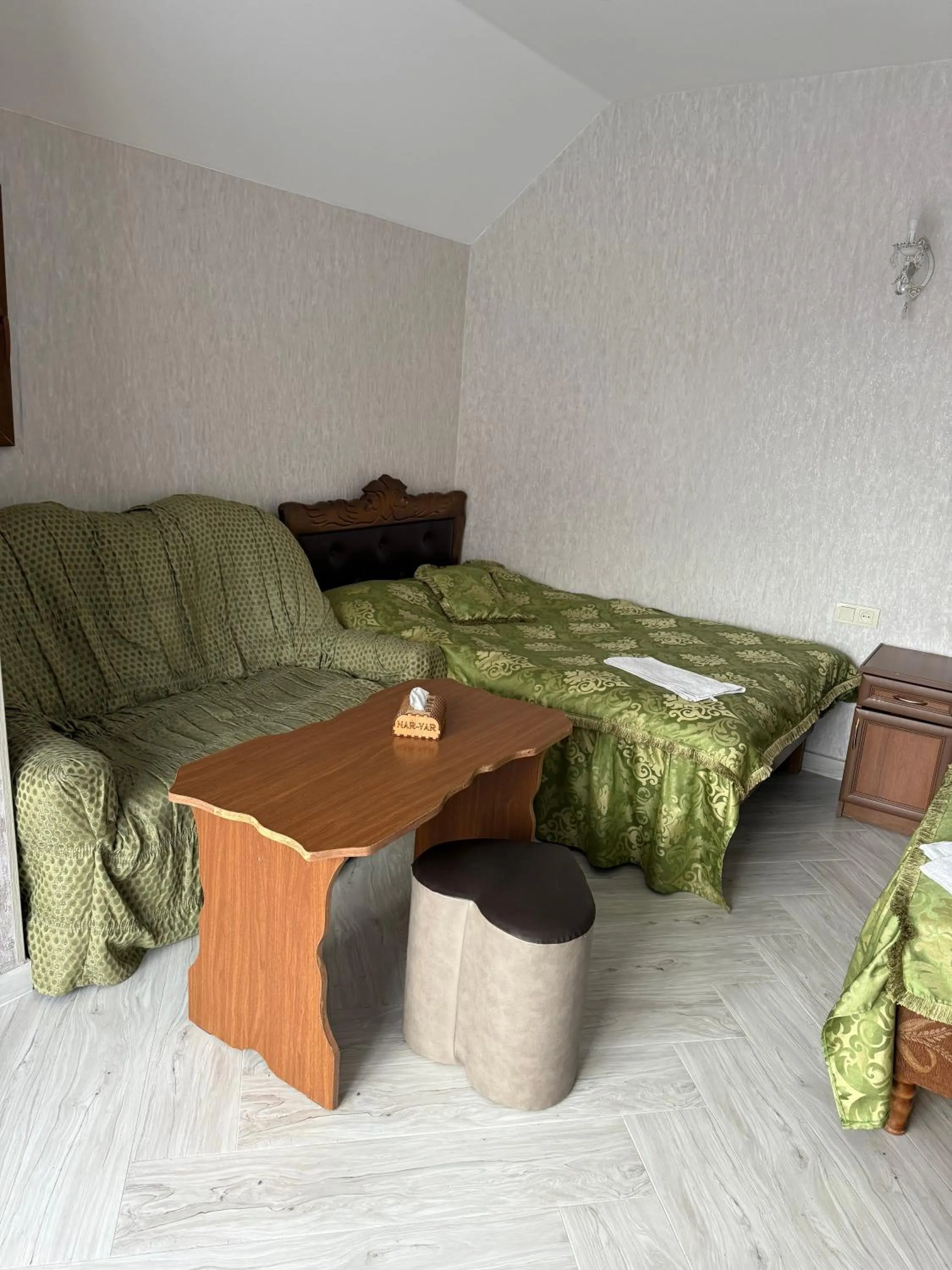 Bed in NarVar Hotel