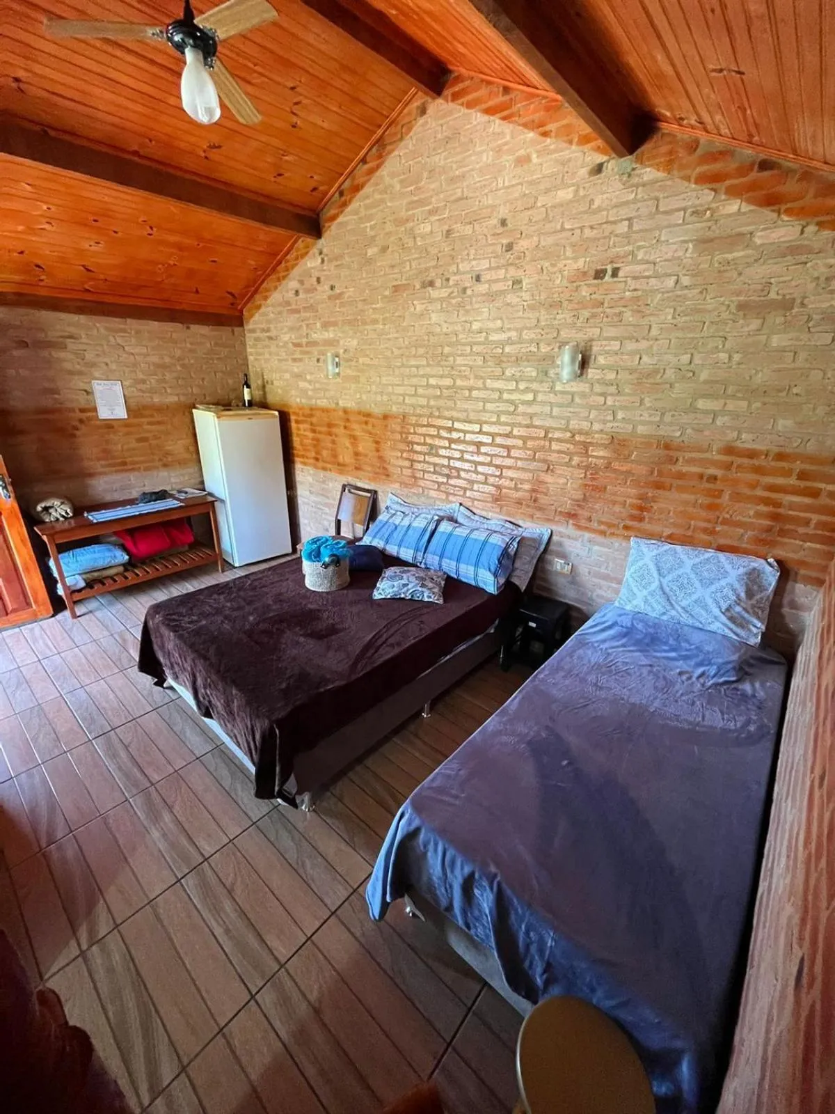 Photo of the whole room, Bed in Chalés Pedacim du Céu