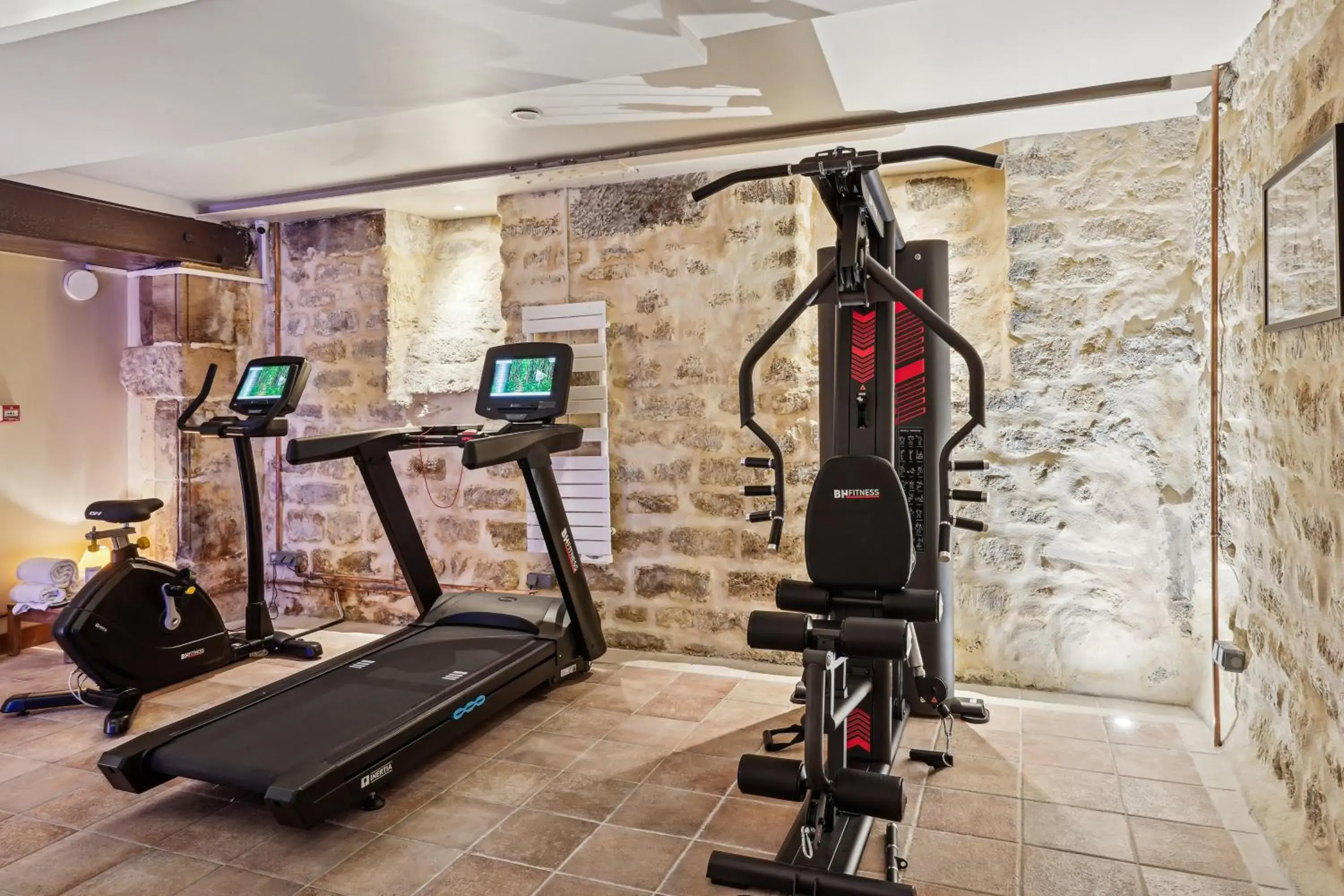 Fitness centre/facilities in Hôtel de Sèvres Fitness centre/facilities in Hôtel de Sèvres
