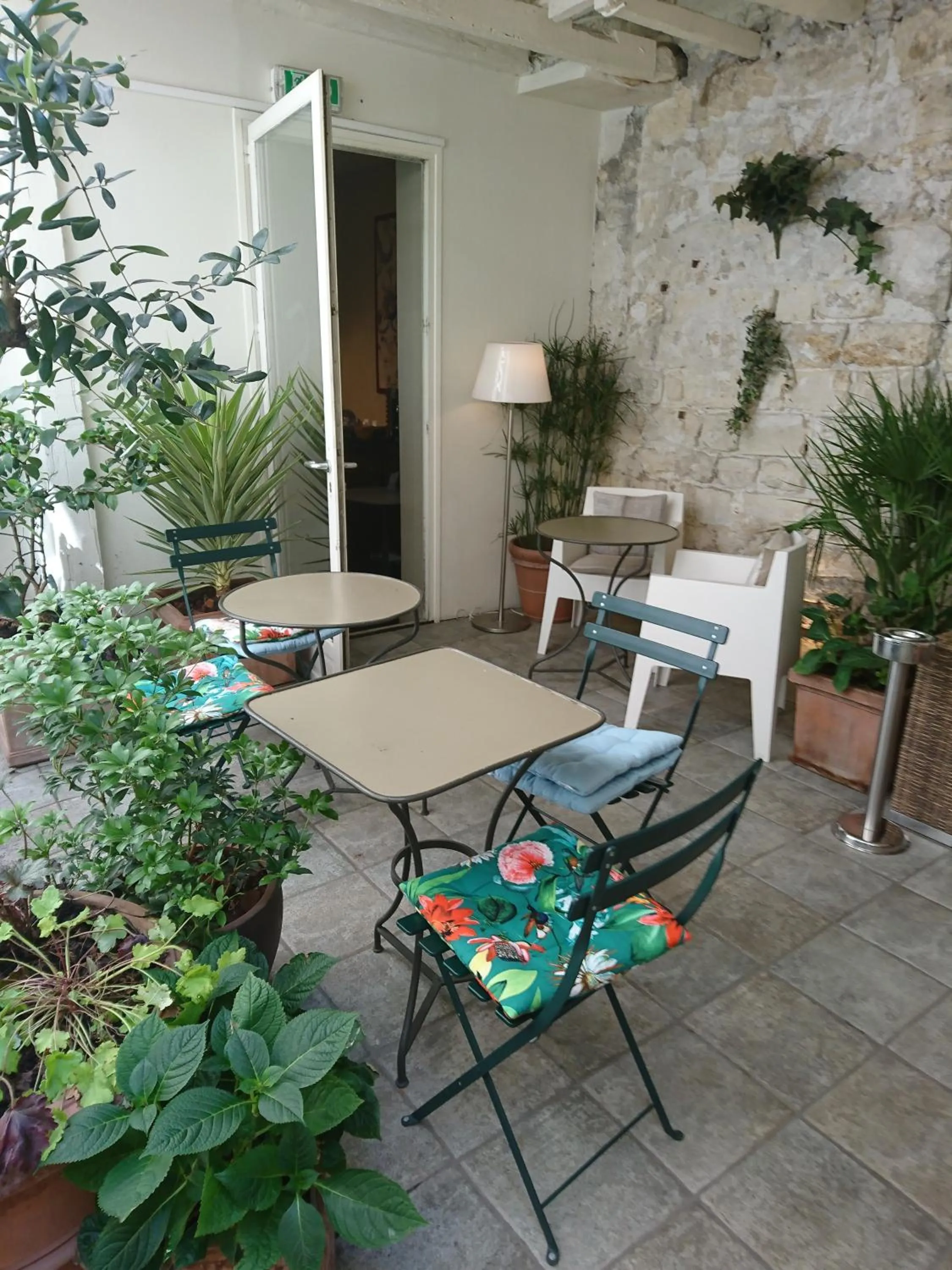 Patio in Hôtel de Sèvres