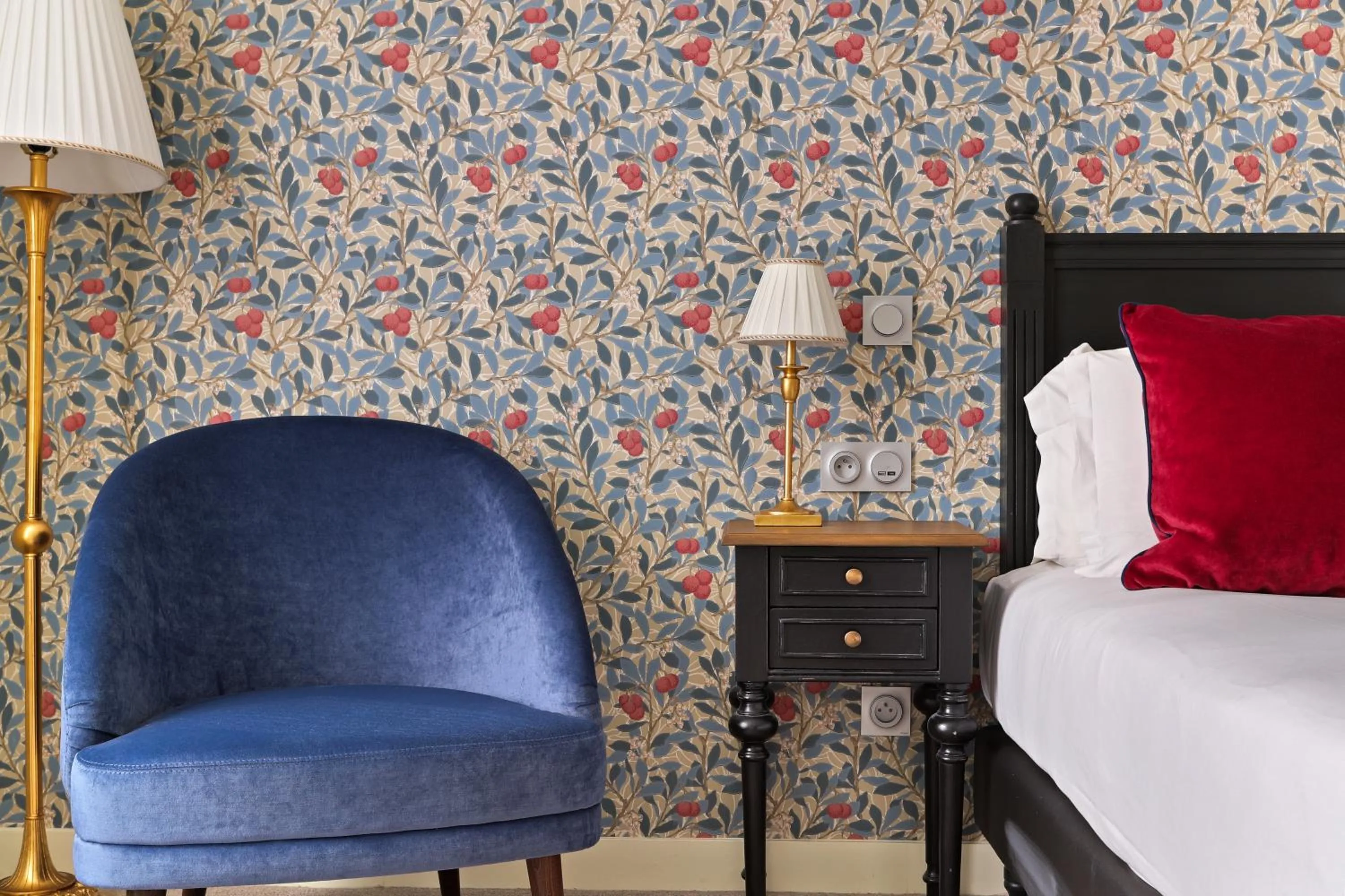 Bed in Hôtel de Sèvres