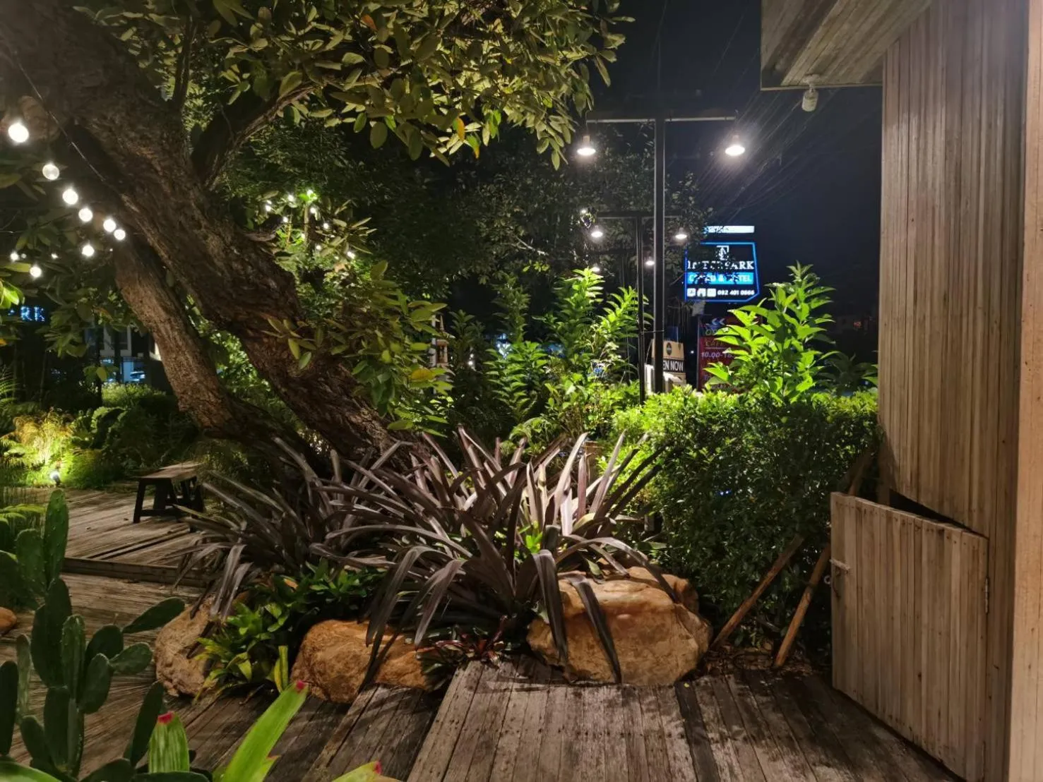 Restaurant/places to eat in Interpark Hotel & Residence, Eastern Seaboard Rayong