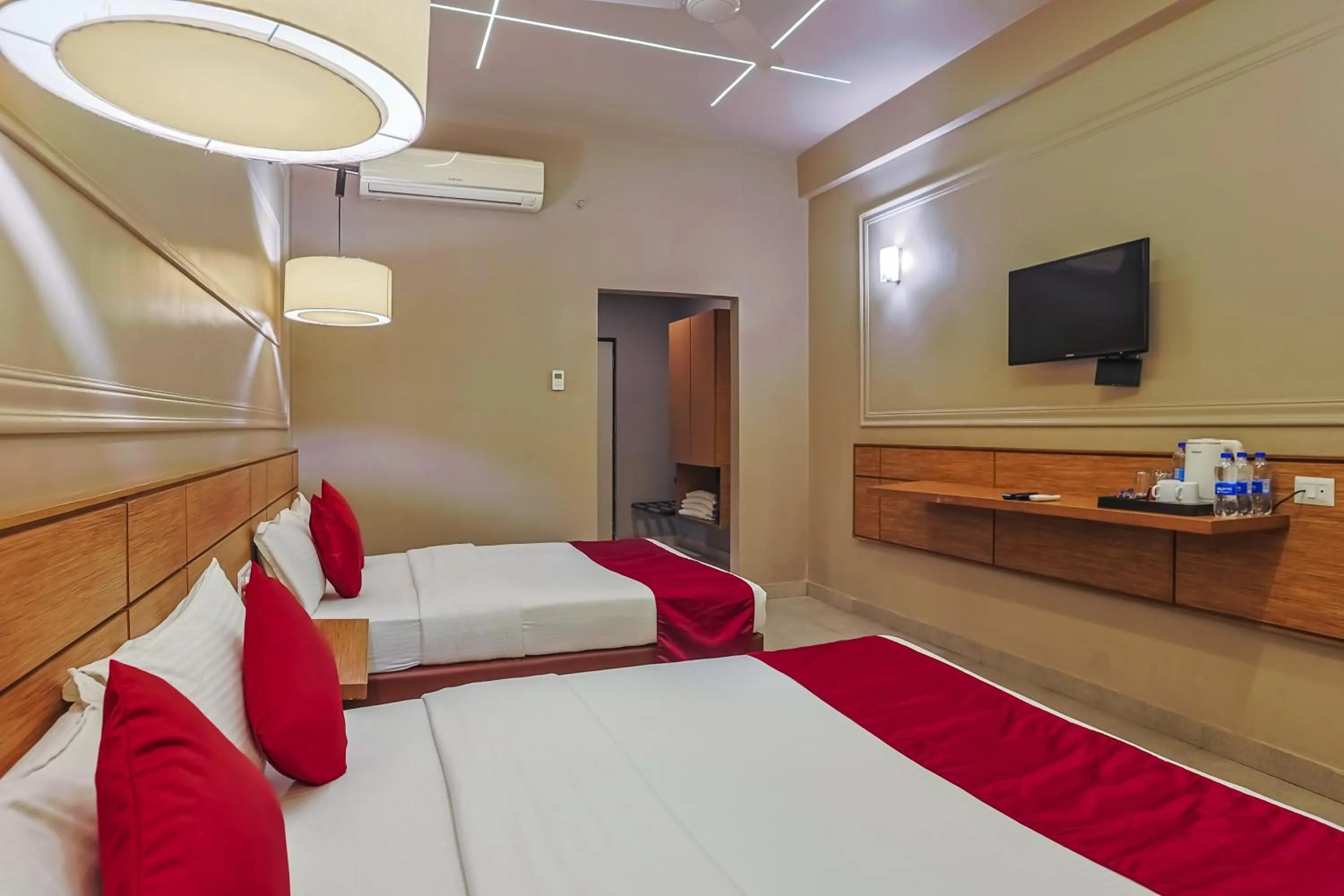 Property building, Bed in Max Hotels Prayagraj