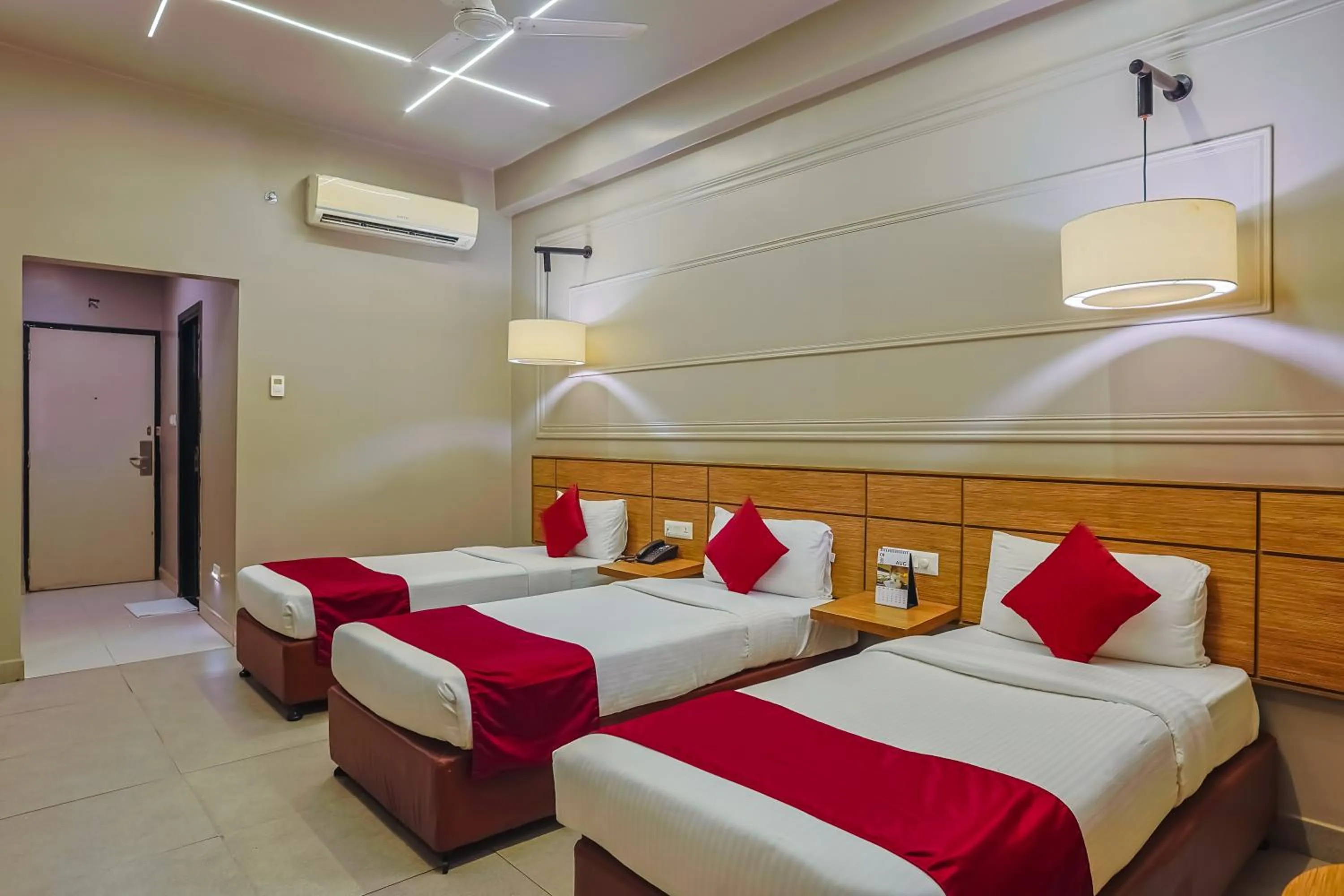 Bed in Max Hotels Prayagraj