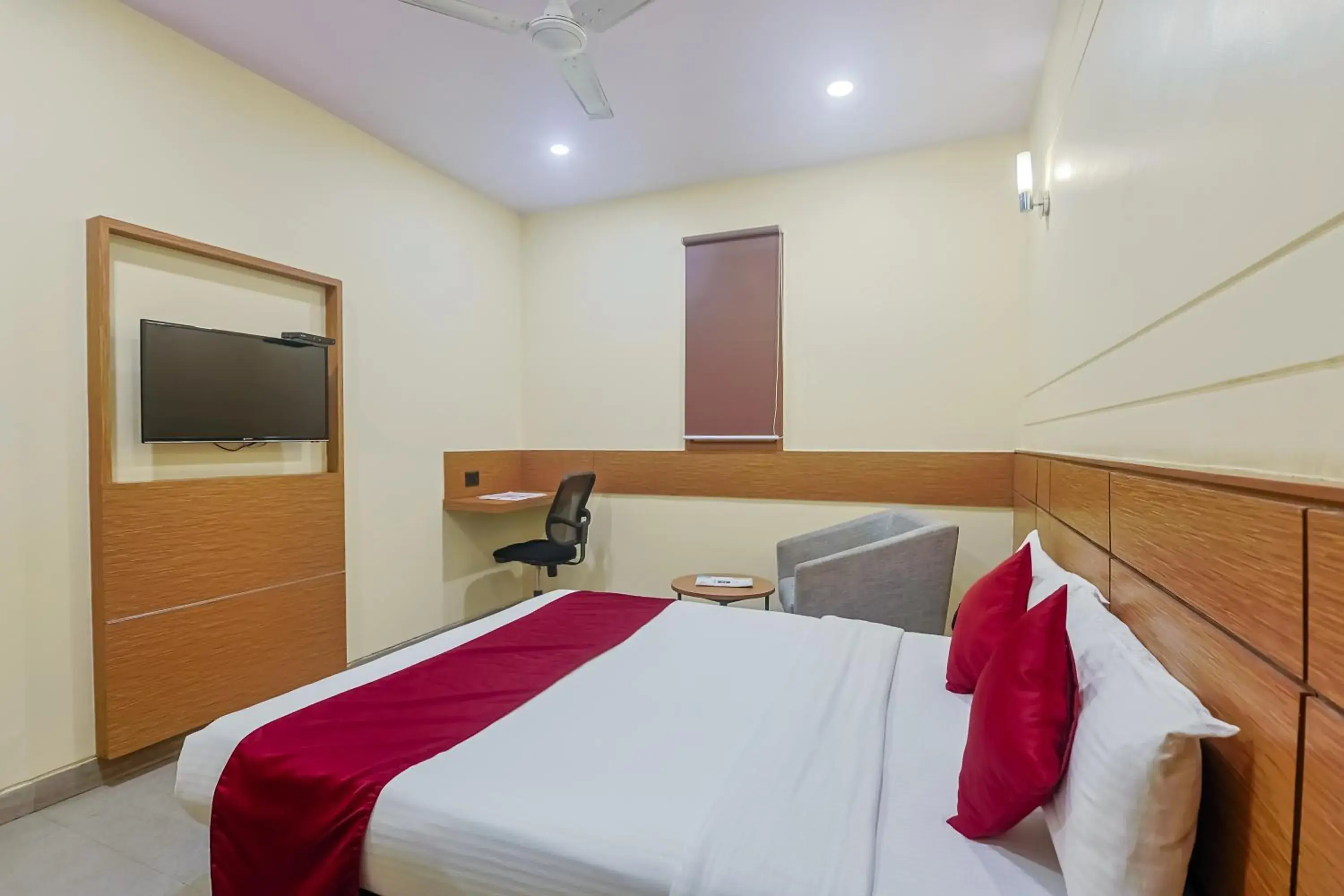 Bed in Max Hotels Prayagraj Bed in Max Hotels Prayagraj