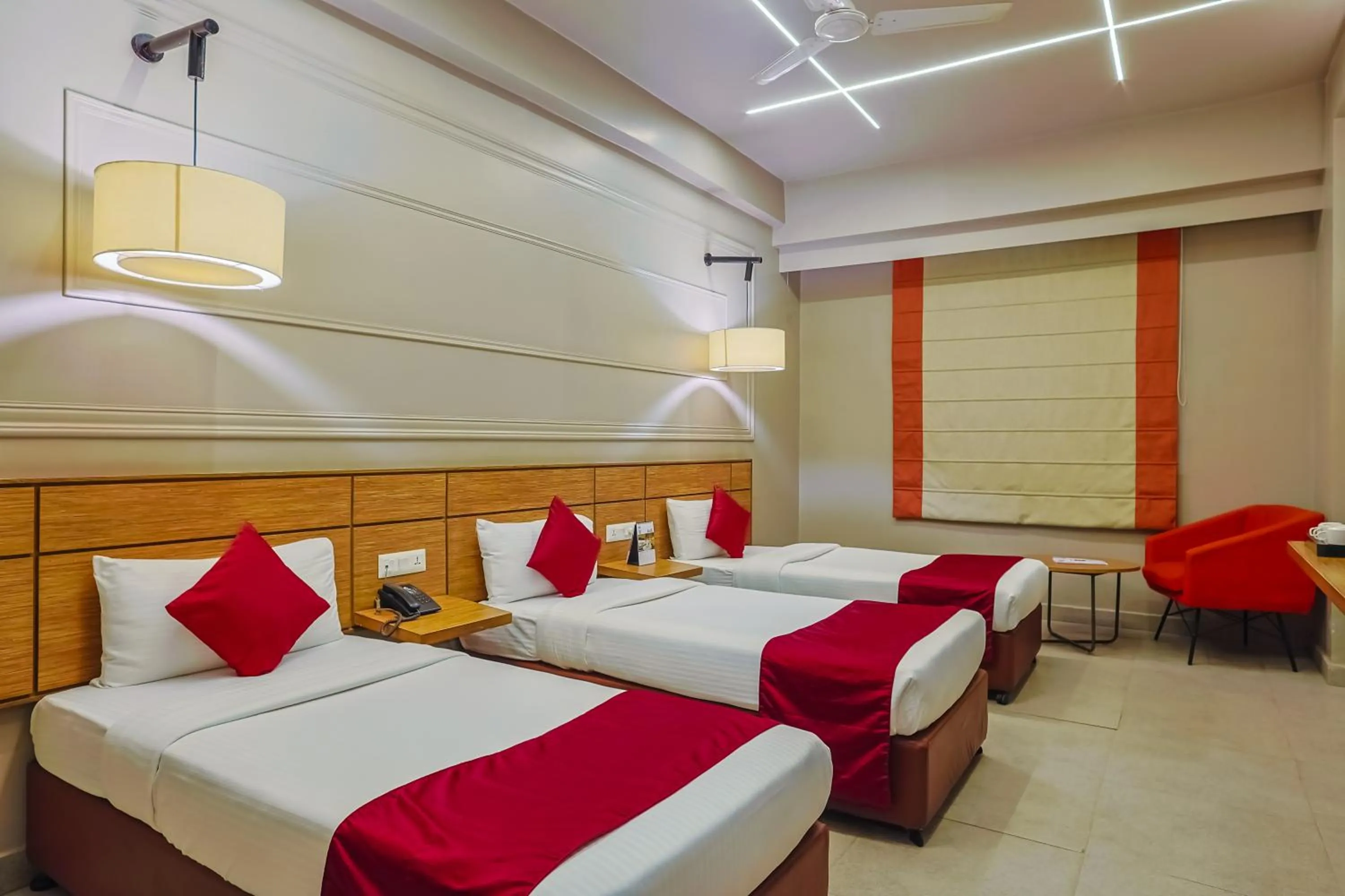 Bed in Max Hotels Prayagraj