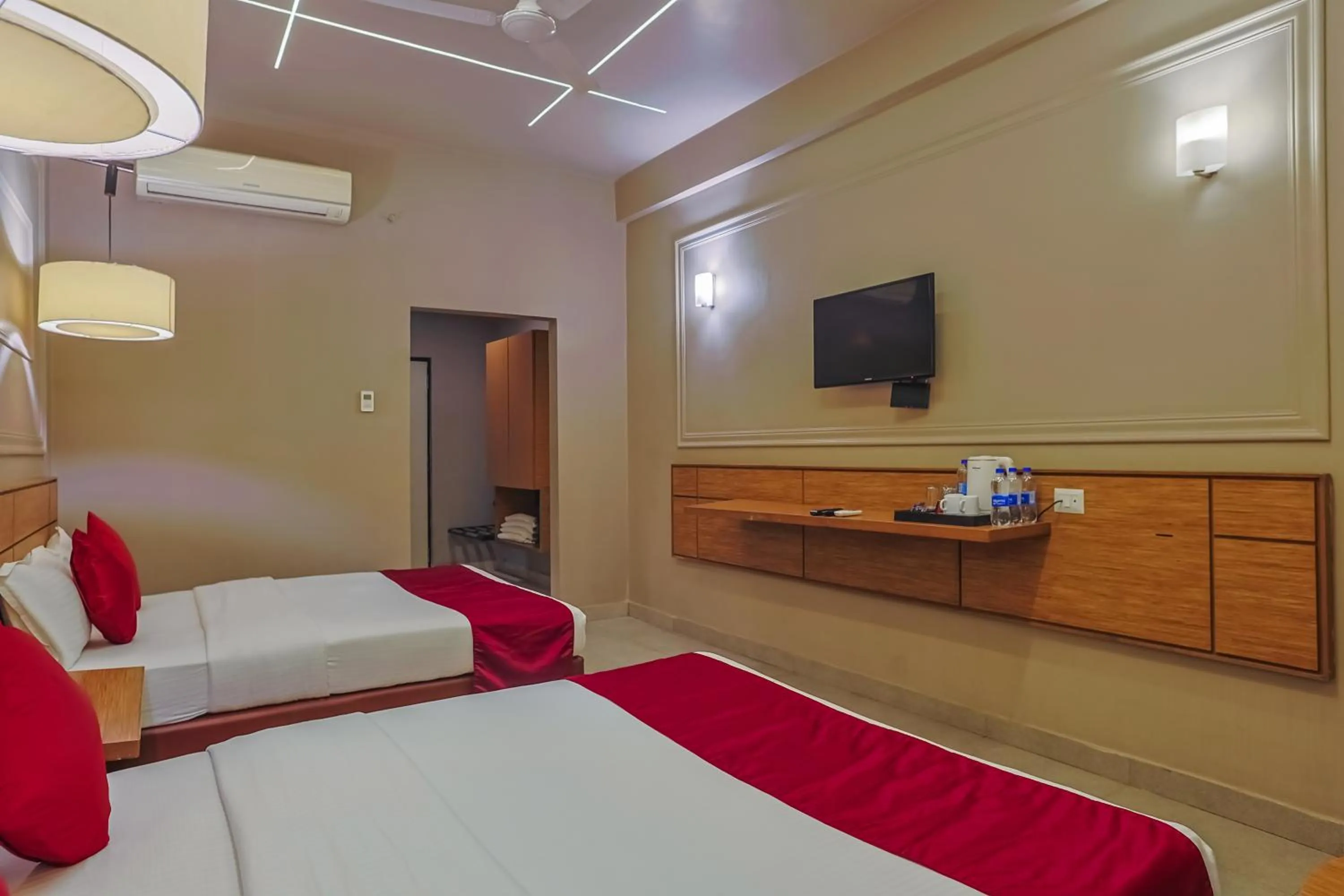 Property building, Bed in Max Hotels Prayagraj