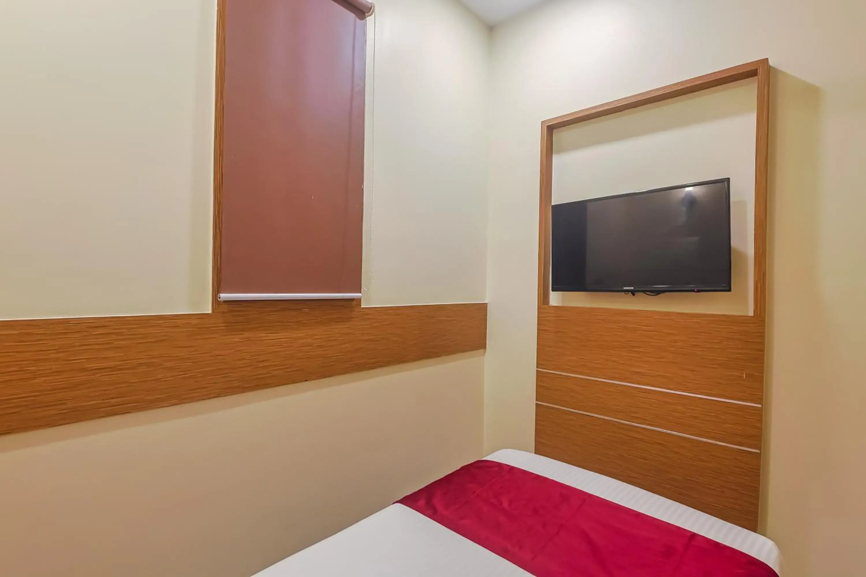 TV and multimedia, Bed in Max Hotels Prayagraj TV and multimedia, Bed in Max Hotels Prayagraj