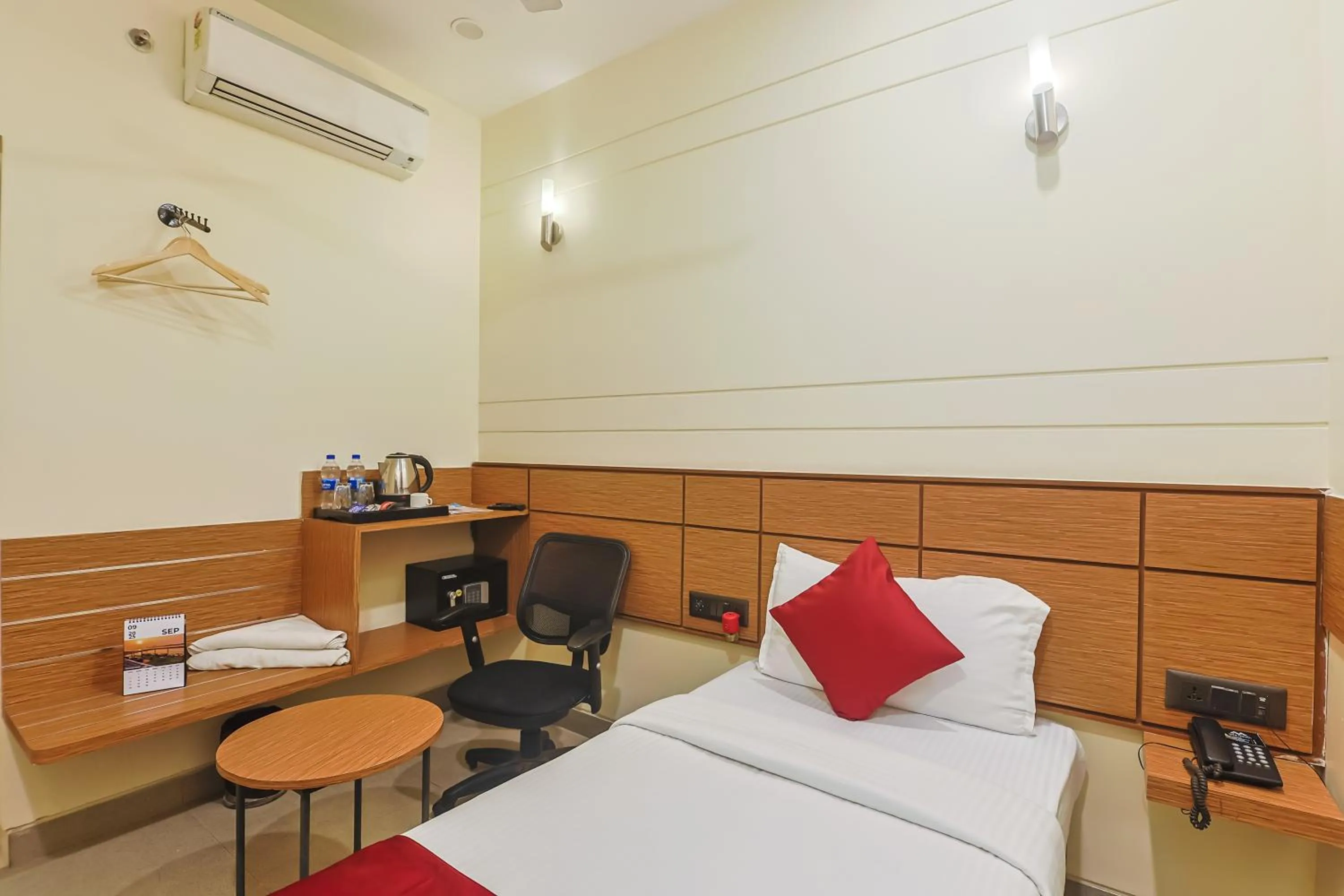 Bedroom, Bed in Max Hotels Prayagraj
