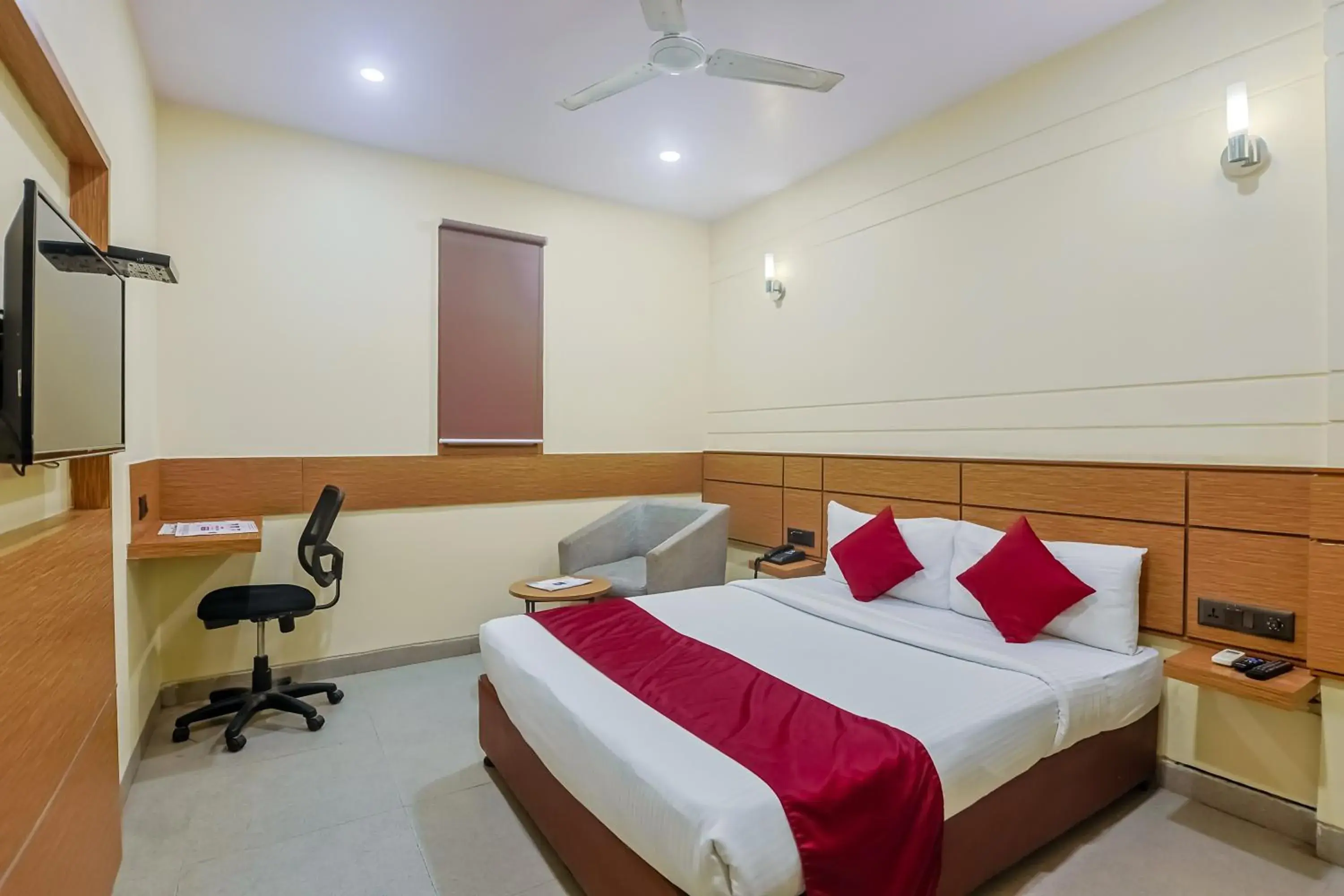 Bed in Max Hotels Prayagraj Bed in Max Hotels Prayagraj