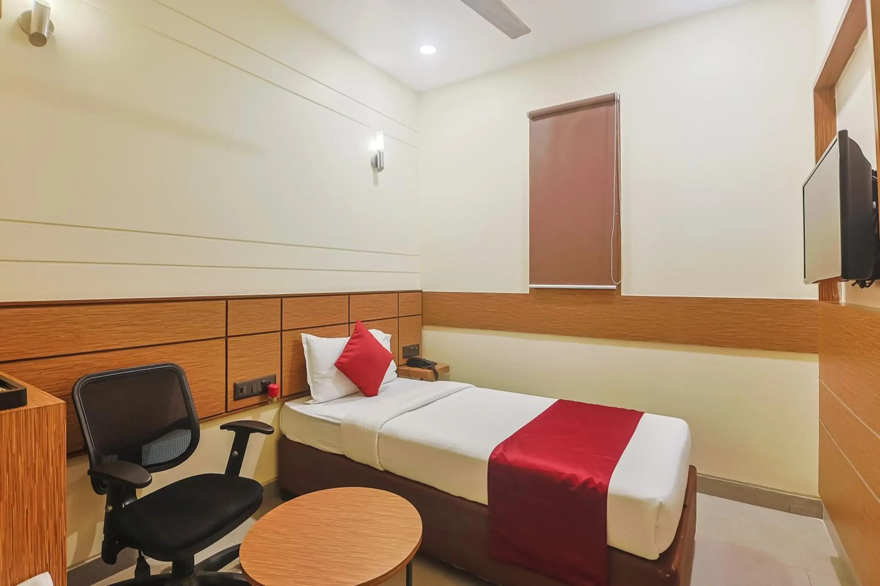 Bedroom, Bed in Max Hotels Prayagraj Bedroom, Bed in Max Hotels Prayagraj