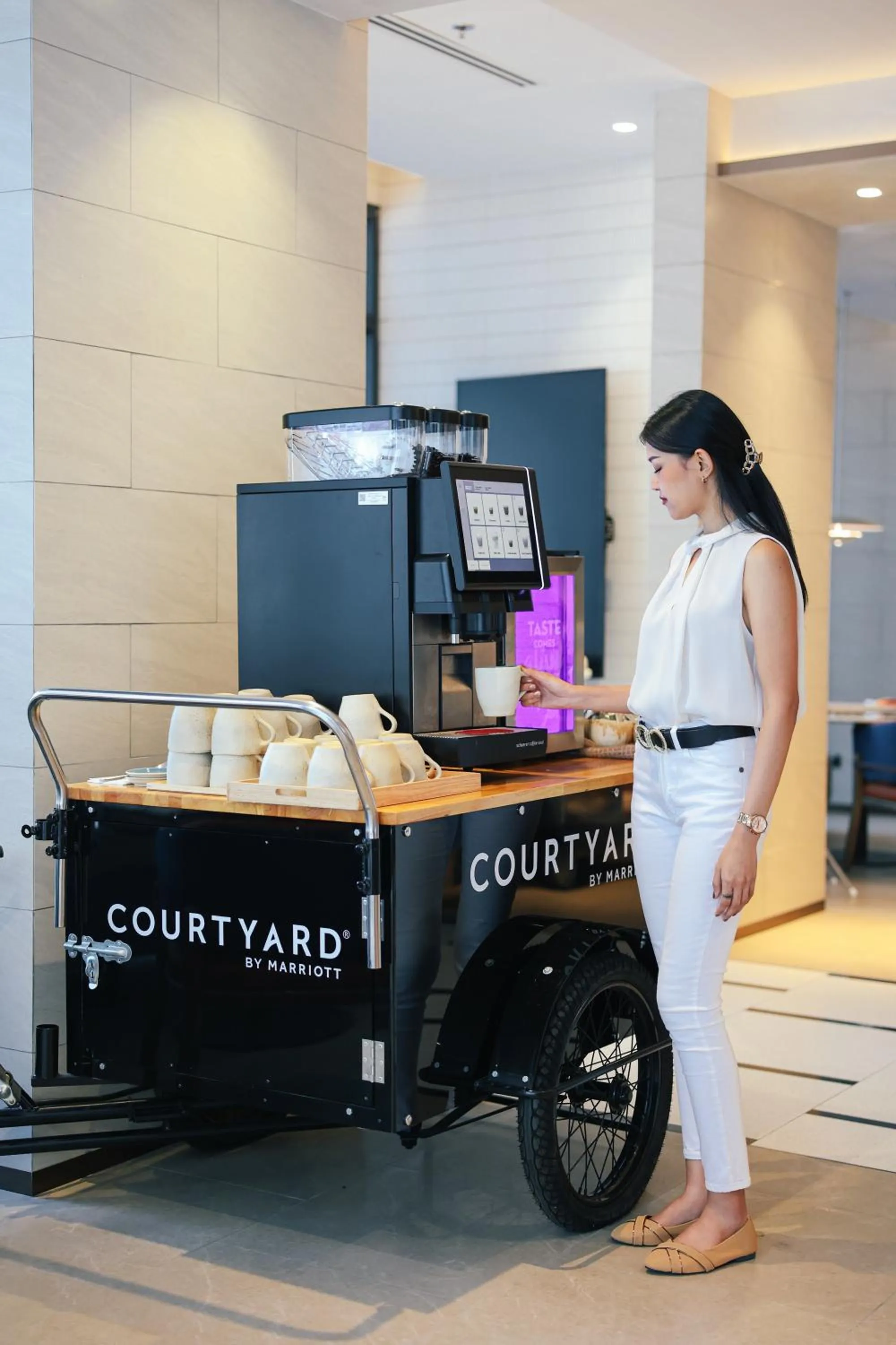Restaurant/places to eat in Courtyard by Marriott Bangkok Sukhumvit 20