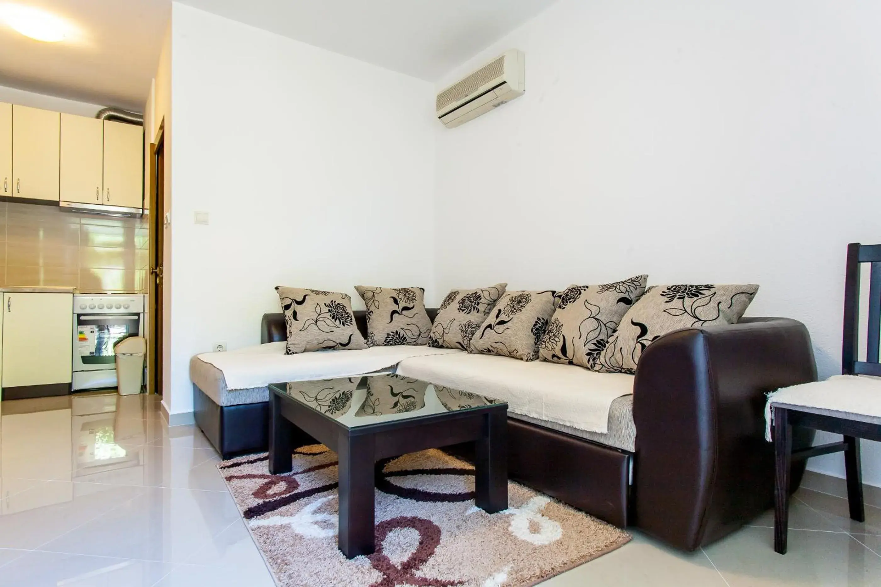 Two-Bedroom Apartment in Apartments Ljubica Two-Bedroom Apartment in Apartments Ljubica