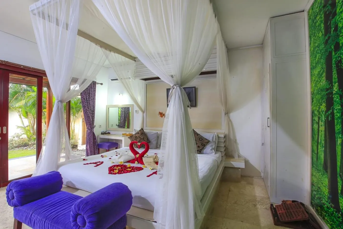 Bed in Private Pool Villas Kuta Bali