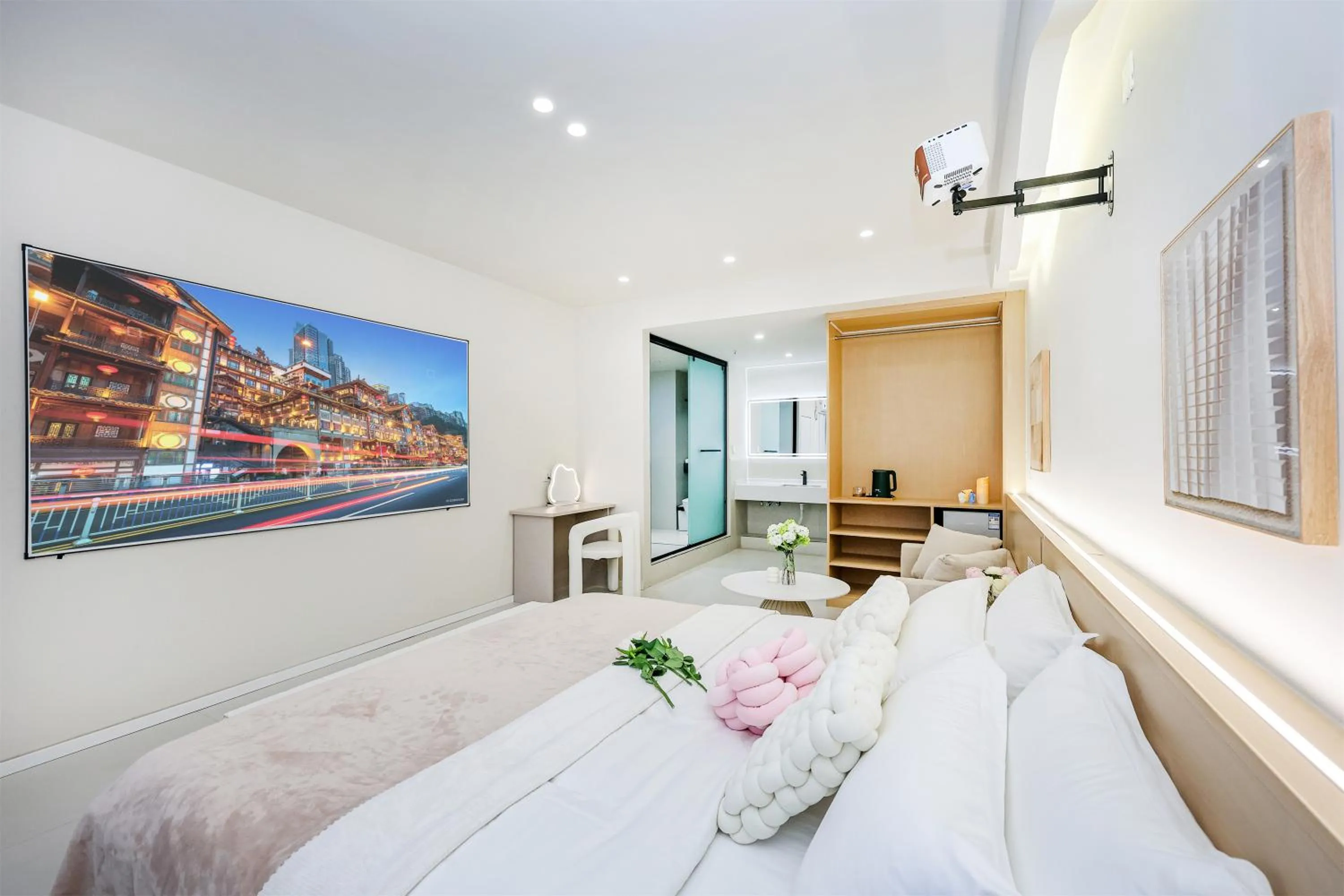 Bed in Baihong Sky View Studio with Deep Soak Tub - Jiefangbei Center
