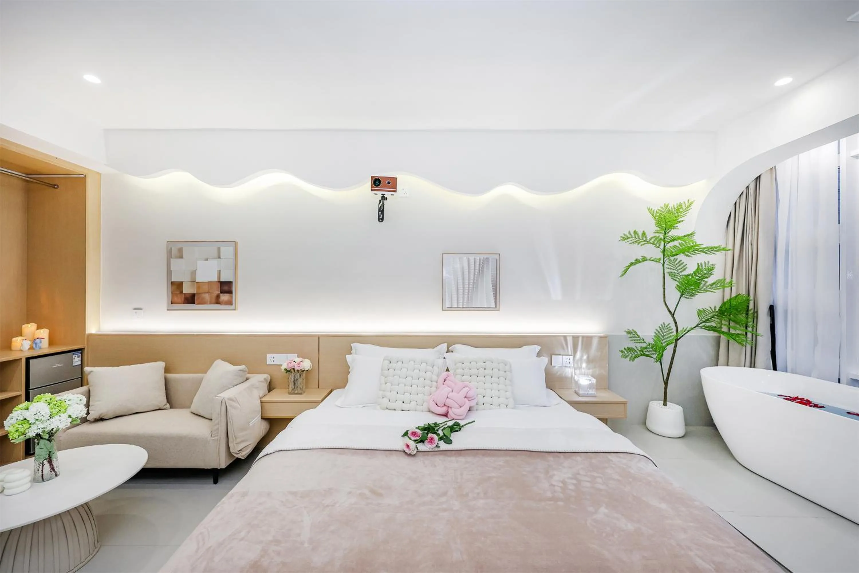 Bed in Baihong Sky View Studio with Deep Soak Tub - Jiefangbei Center