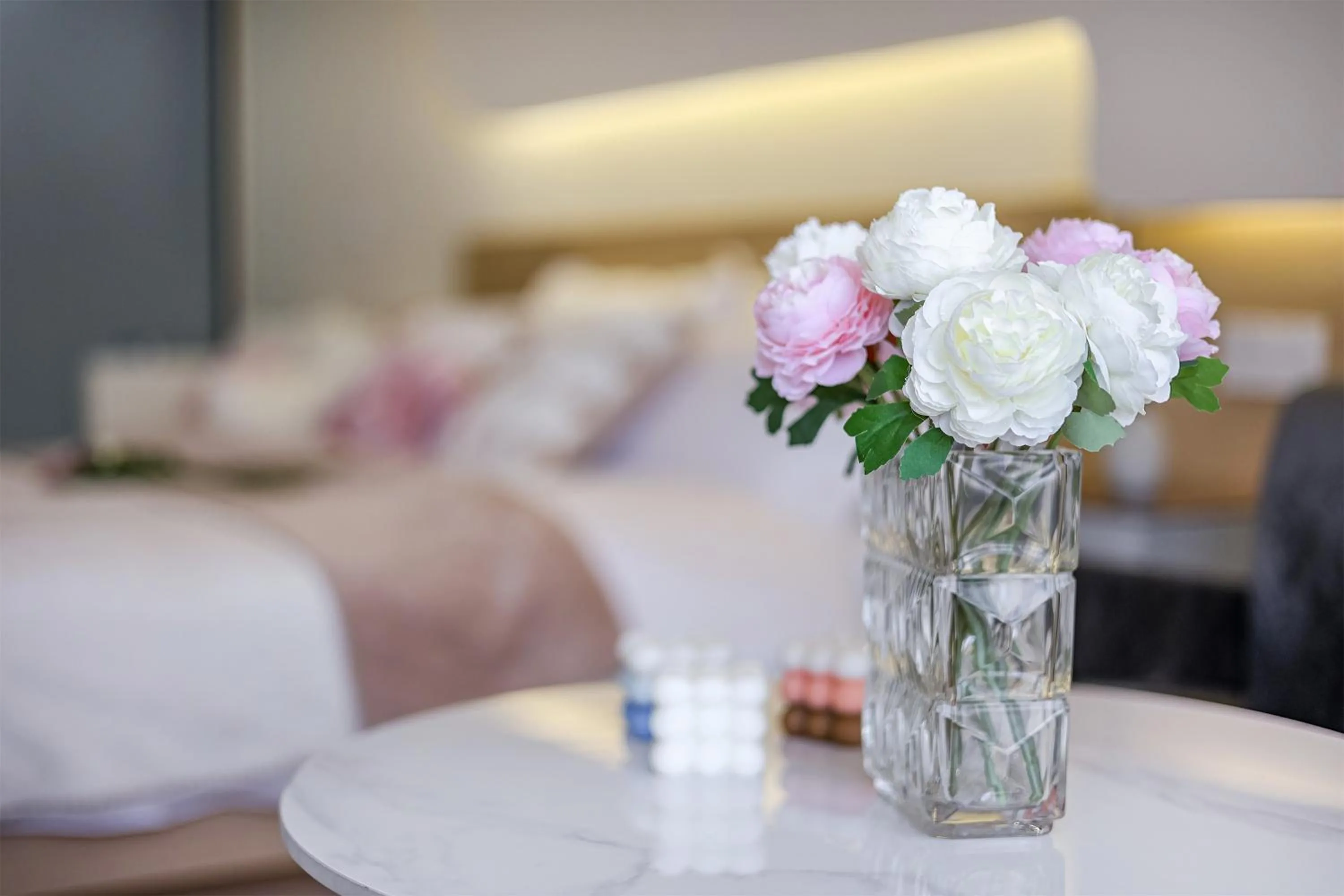 Bed in Baihong Sky View Studio with Deep Soak Tub - Jiefangbei Center