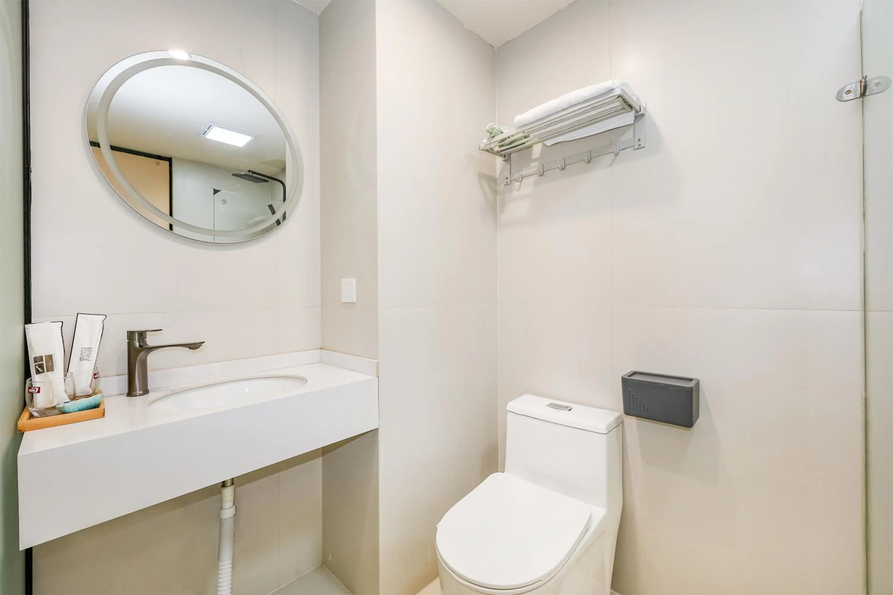 Baihong Sky View Studio with Deep Soak Tub - Jiefangbei Center