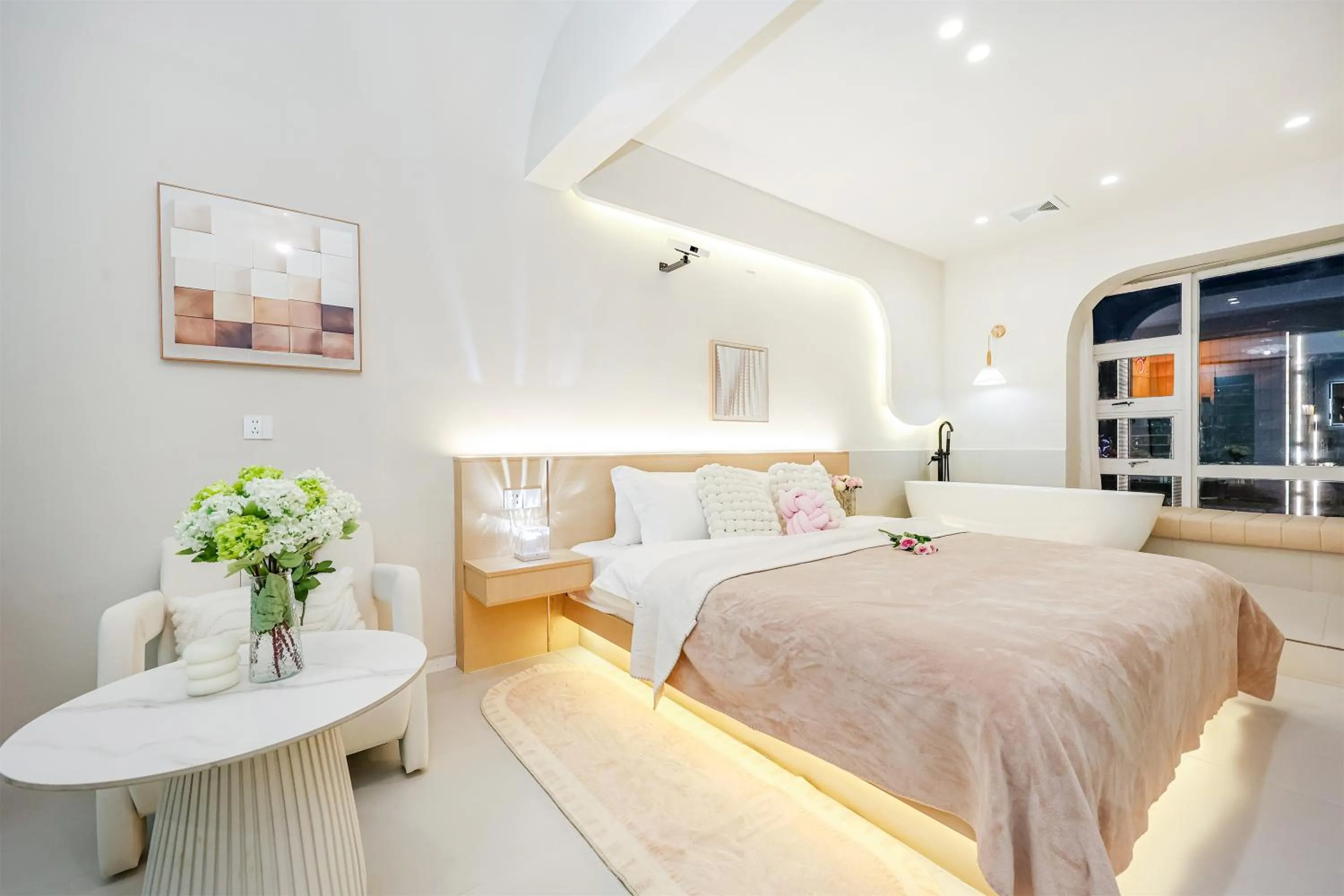 Bed in Baihong Sky View Studio with Deep Soak Tub - Jiefangbei Center