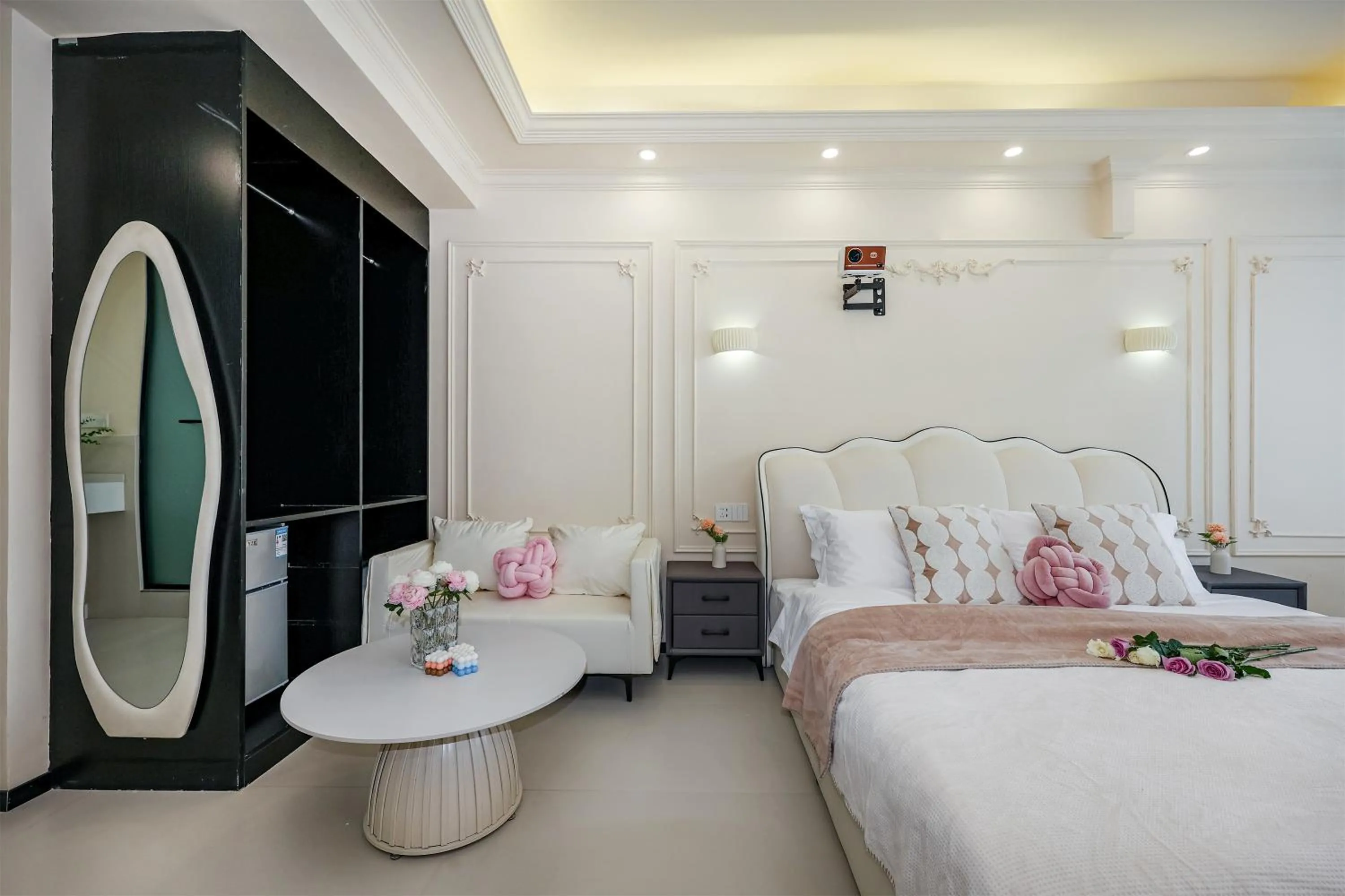 Bed in Baihong Sky View Studio with Deep Soak Tub - Jiefangbei Center