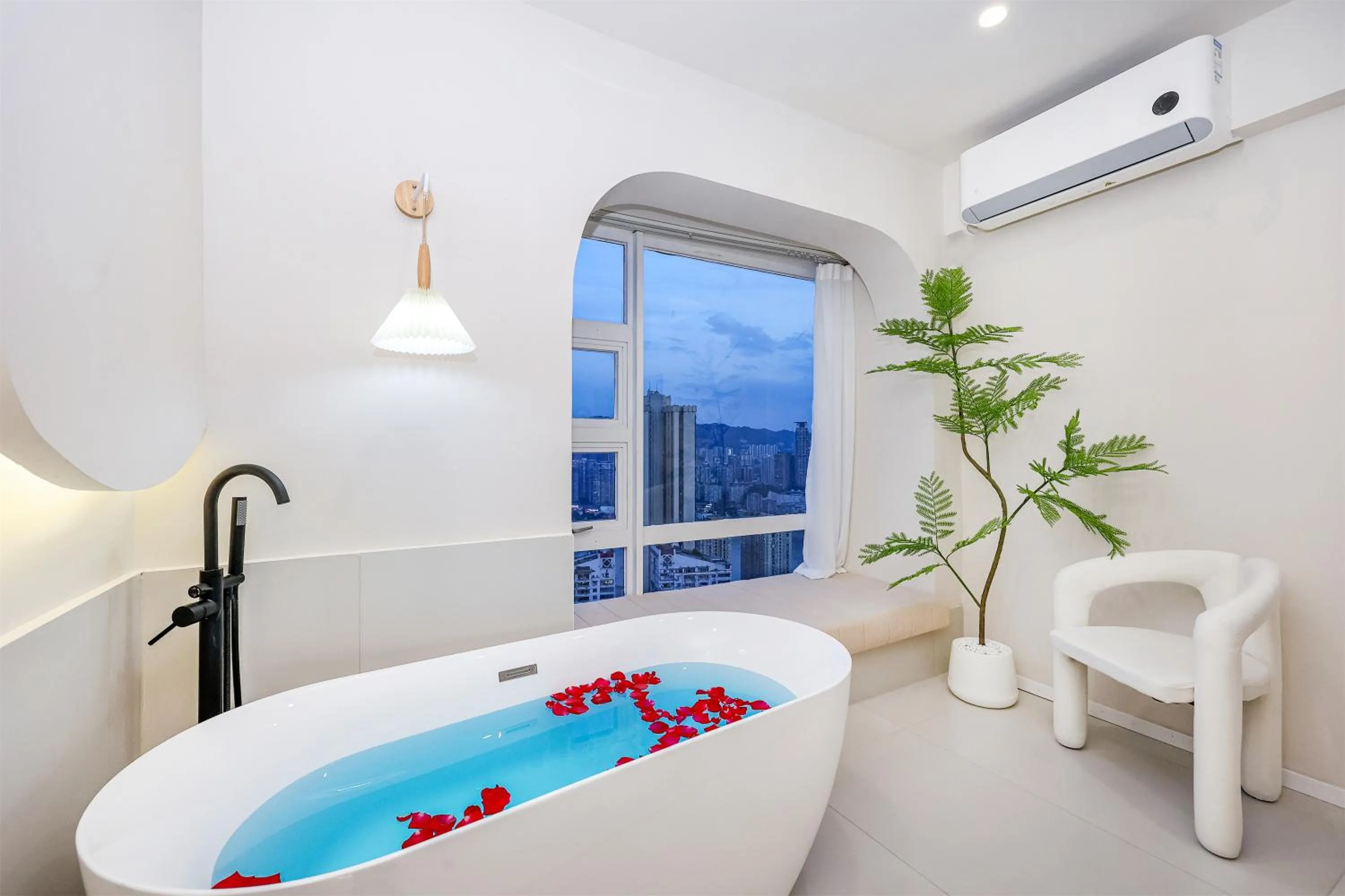 Baihong Sky View Studio with Deep Soak Tub - Jiefangbei Center
