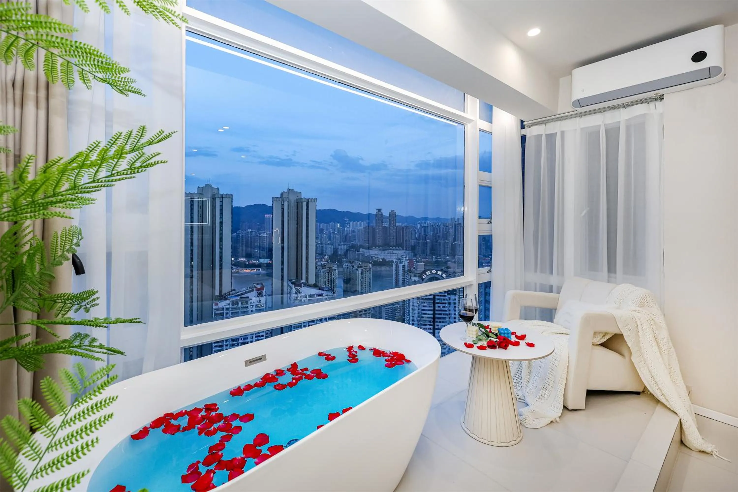 Baihong Sky View Studio with Deep Soak Tub - Jiefangbei Center