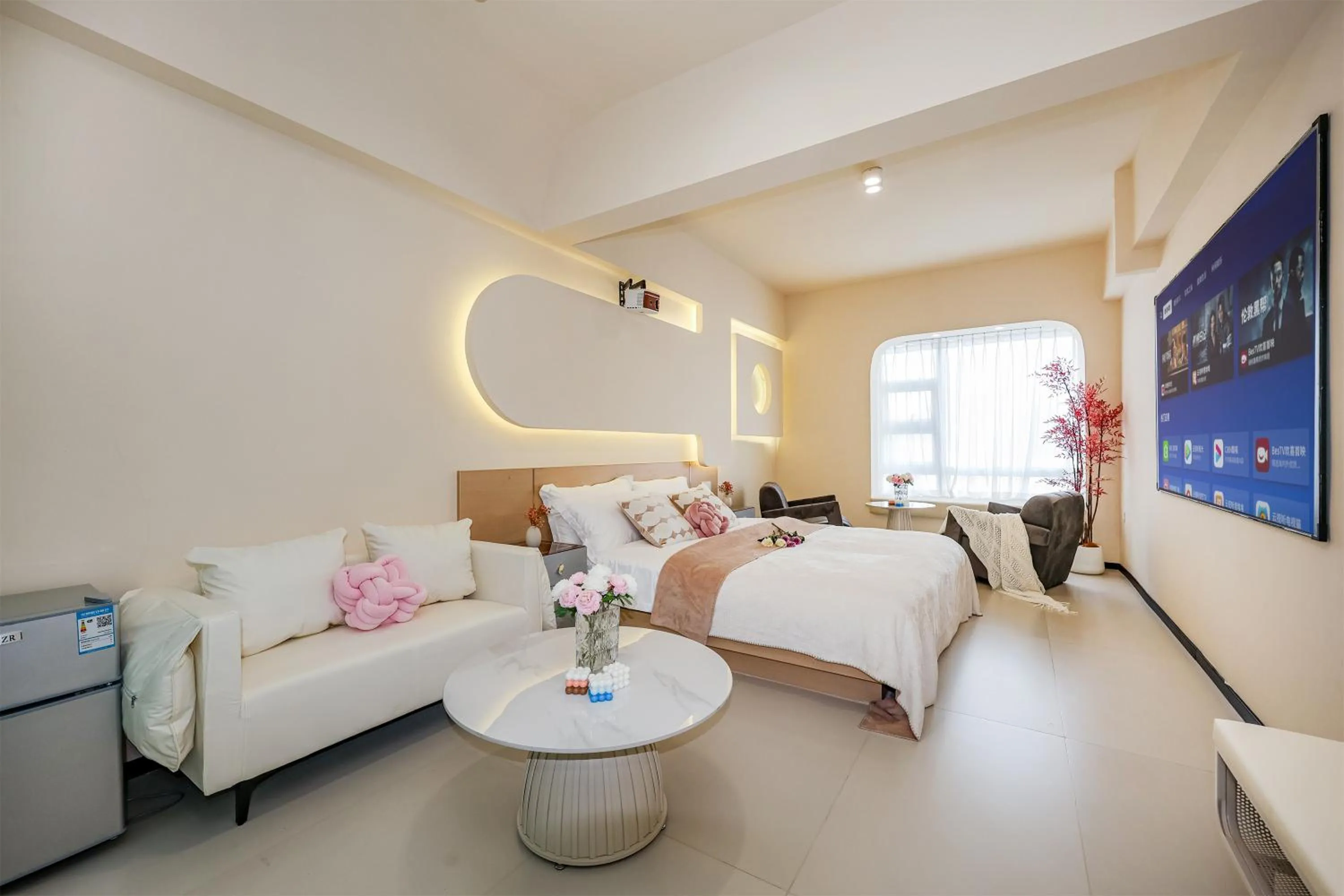 Bed in Baihong Sky View Studio with Deep Soak Tub - Jiefangbei Center