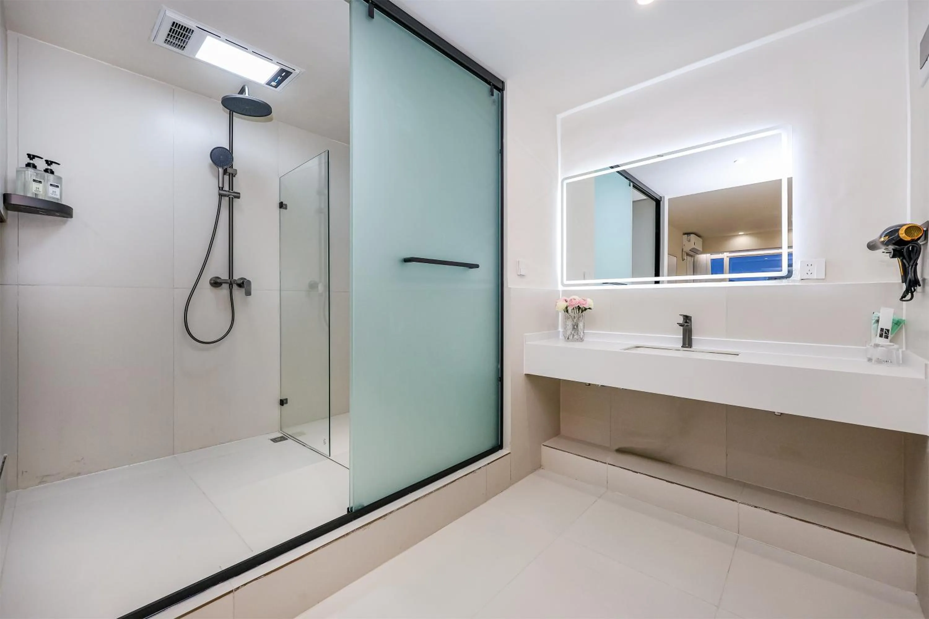 Baihong Sky View Studio with Deep Soak Tub - Jiefangbei Center